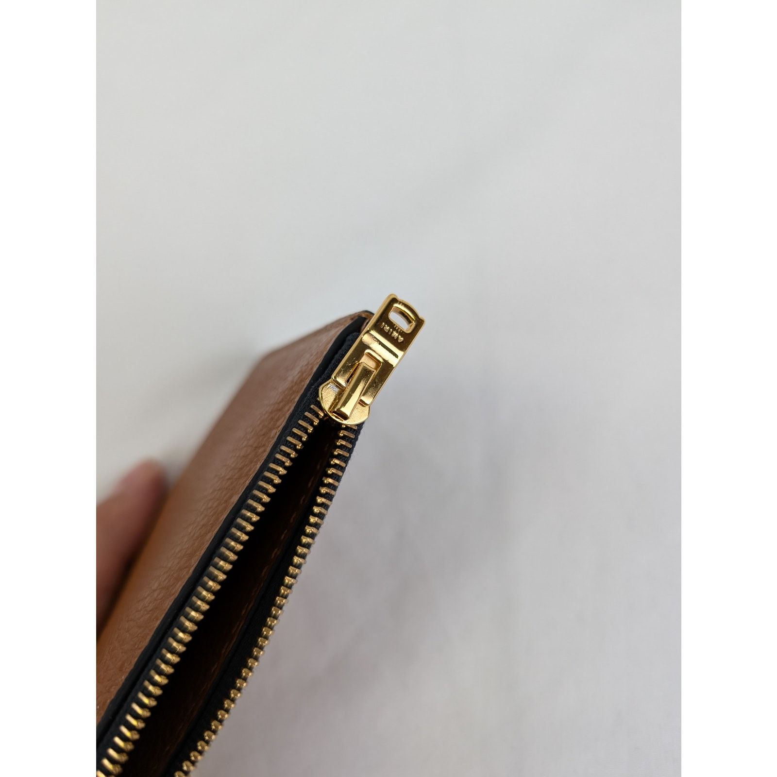 Amiri o1rshd1 Size: OS / Pebbled W/ Logo Chain Wallet in Brown Size ONE SIZE - 8 Thumbnail