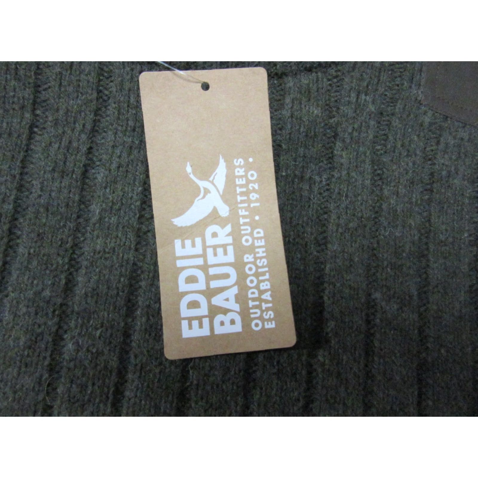 Eddie Bauer VINTAGE: No (but must avoid adding "N/A"); Omit. Sorry. Size US L / EU 52-54 / 3 - 3 Thumbnail