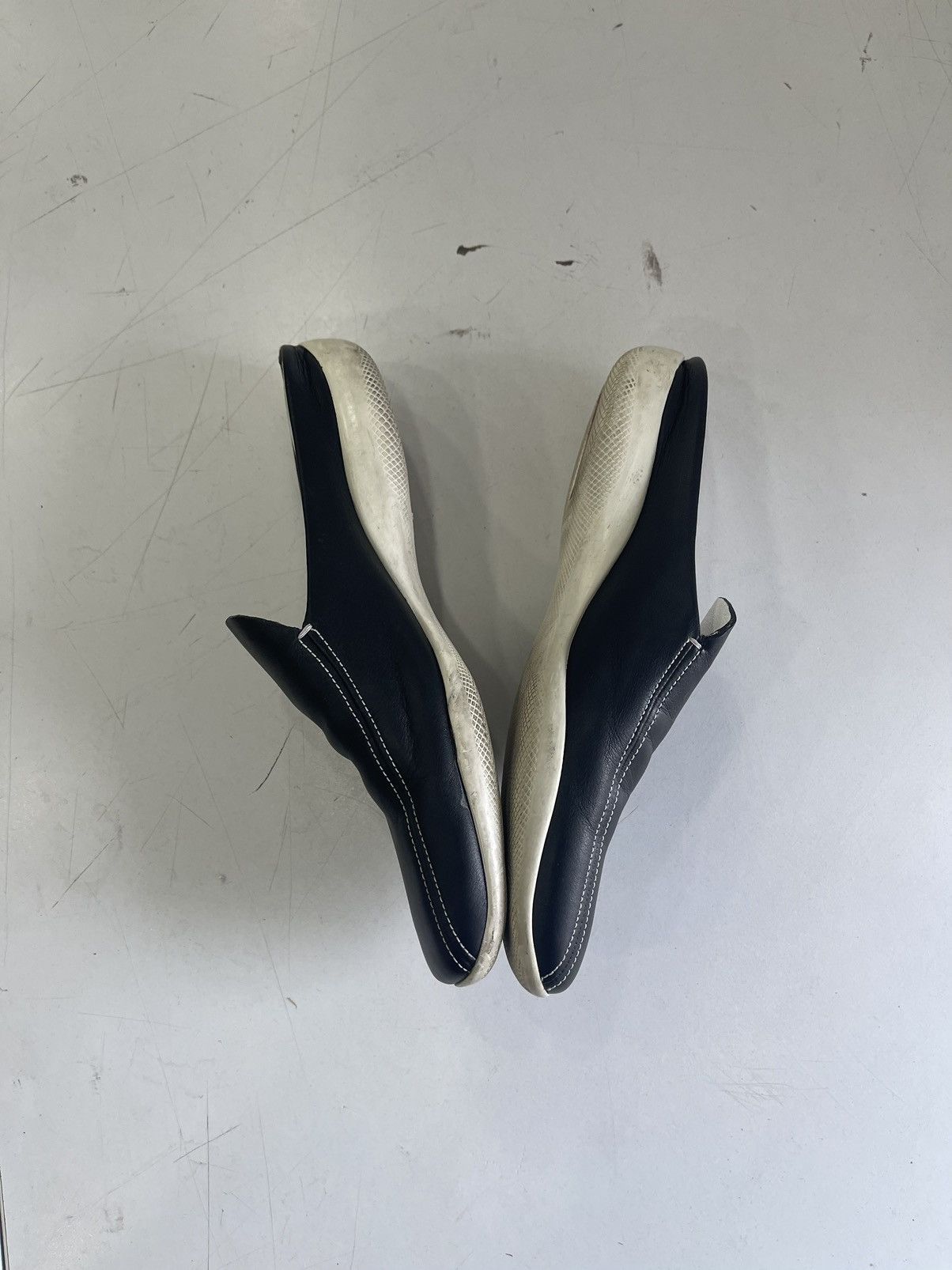 Designer × Prada × Vintage Prada 2000s vintage leather mules flats Size US 7 / IT 37 - 3 Thumbnail