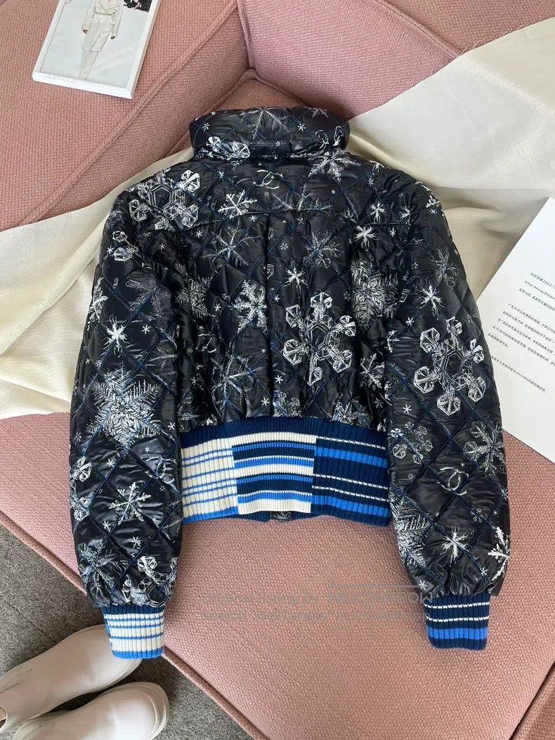 Chanel Chanel Black snowflake-printed cotton jacket Size XS / US 0-2 / IT 36-38 - 5 Thumbnail