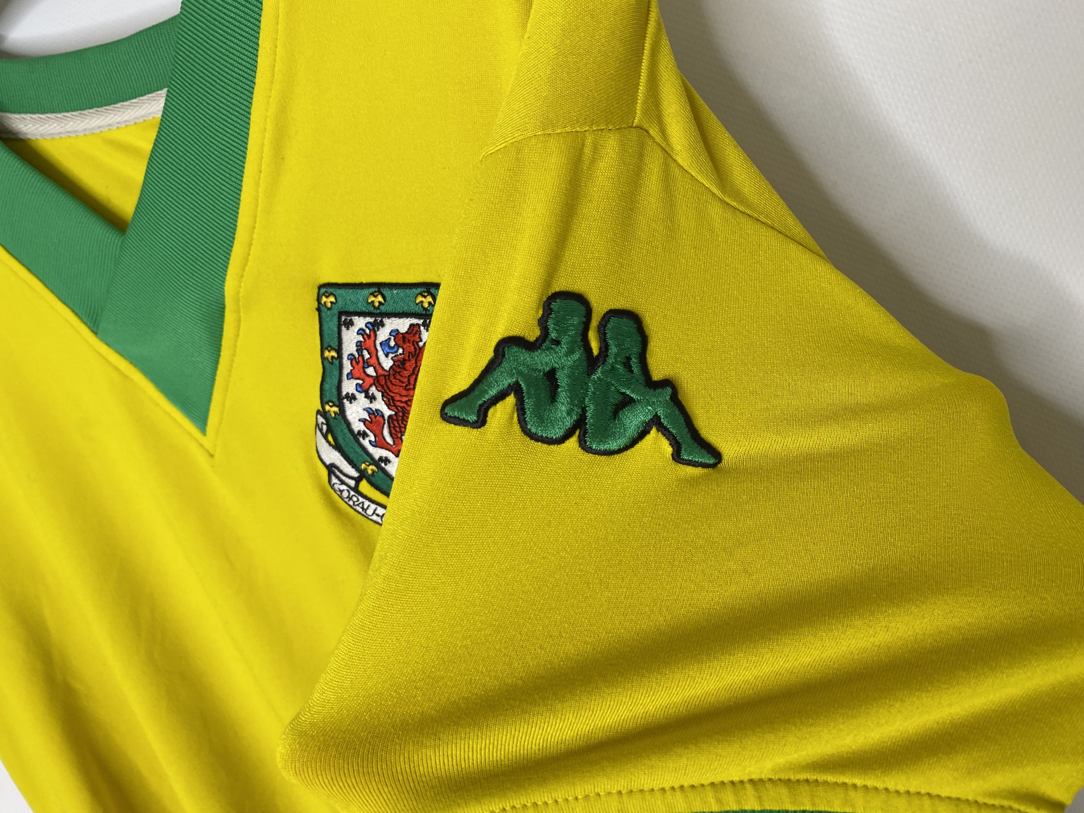 Kappa WALES TEAM 2006 2007 AWAY FOOTBALL SHIRT SOCCER JERSEY Size US S / EU 44-46 / 1 - 4 Thumbnail