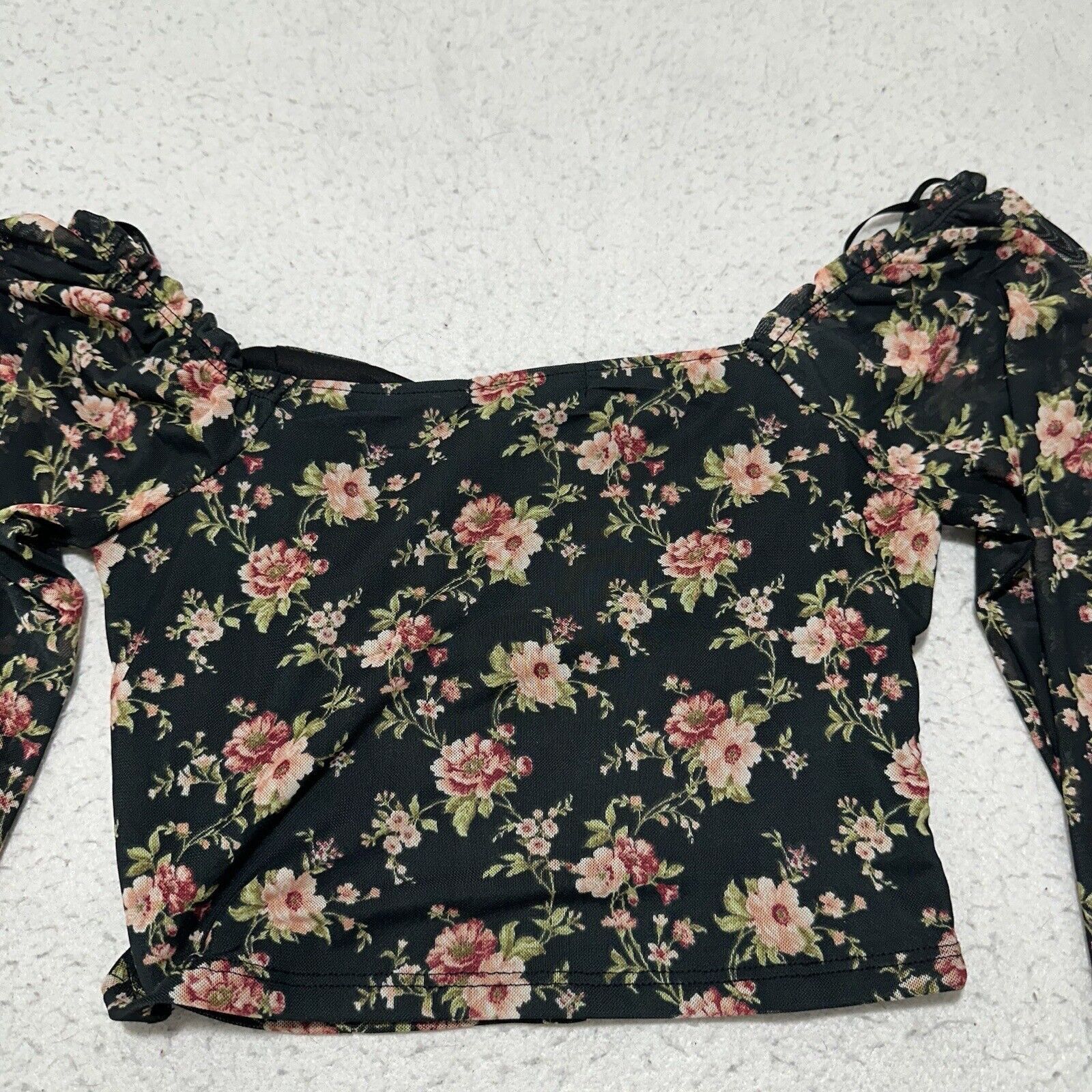Forever 21 Forever 21 Small Off Shoulder Black Floral Cropped Blouse Size S / US 4 / IT 40 - 9 Thumbnail