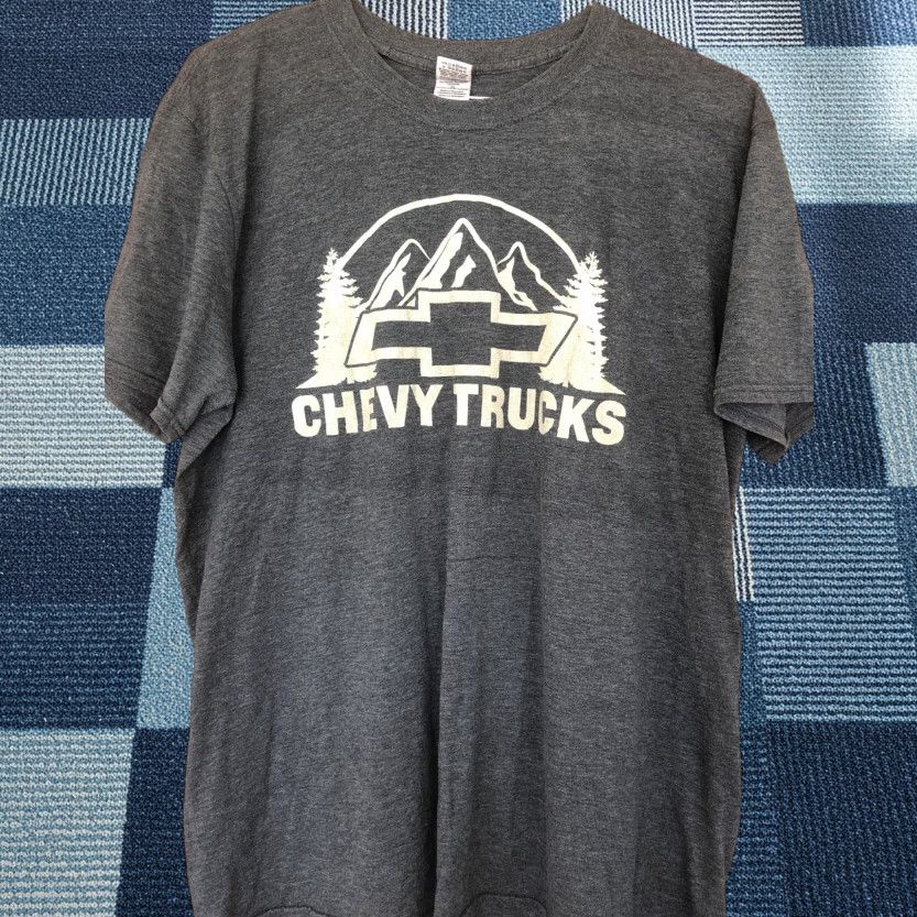 Gildan Chevy Trucks Logo T Shirt Mens XL Gray Short sleeve Chevrolet Logo Tee Size US XL / EU 56 / 4 - 1 Thumbnail