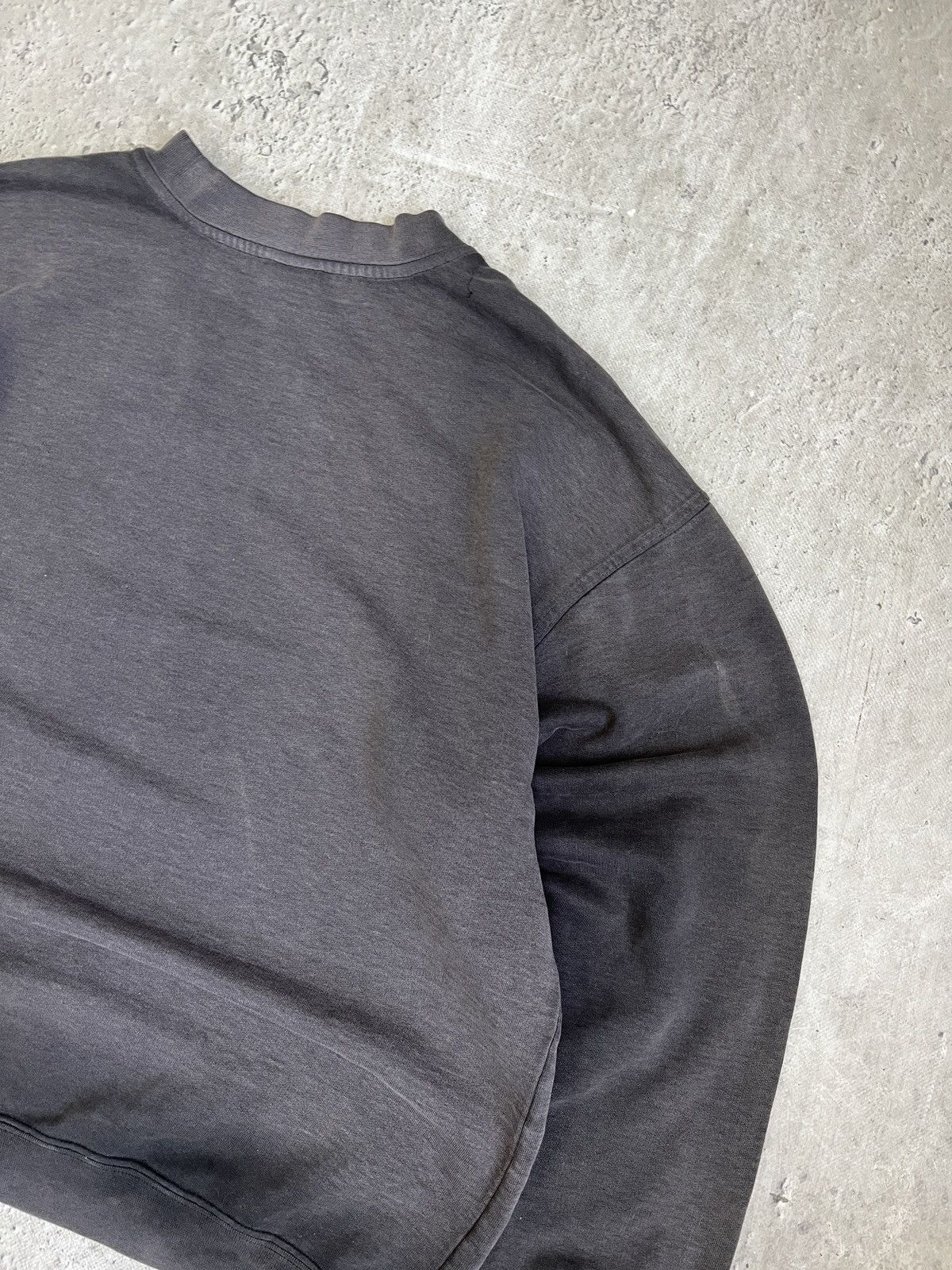 Oakley Oakley rare 2000s sun faded y2k crewneck sweatshirt Size US XL / EU 56 / 4 - 12 Thumbnail
