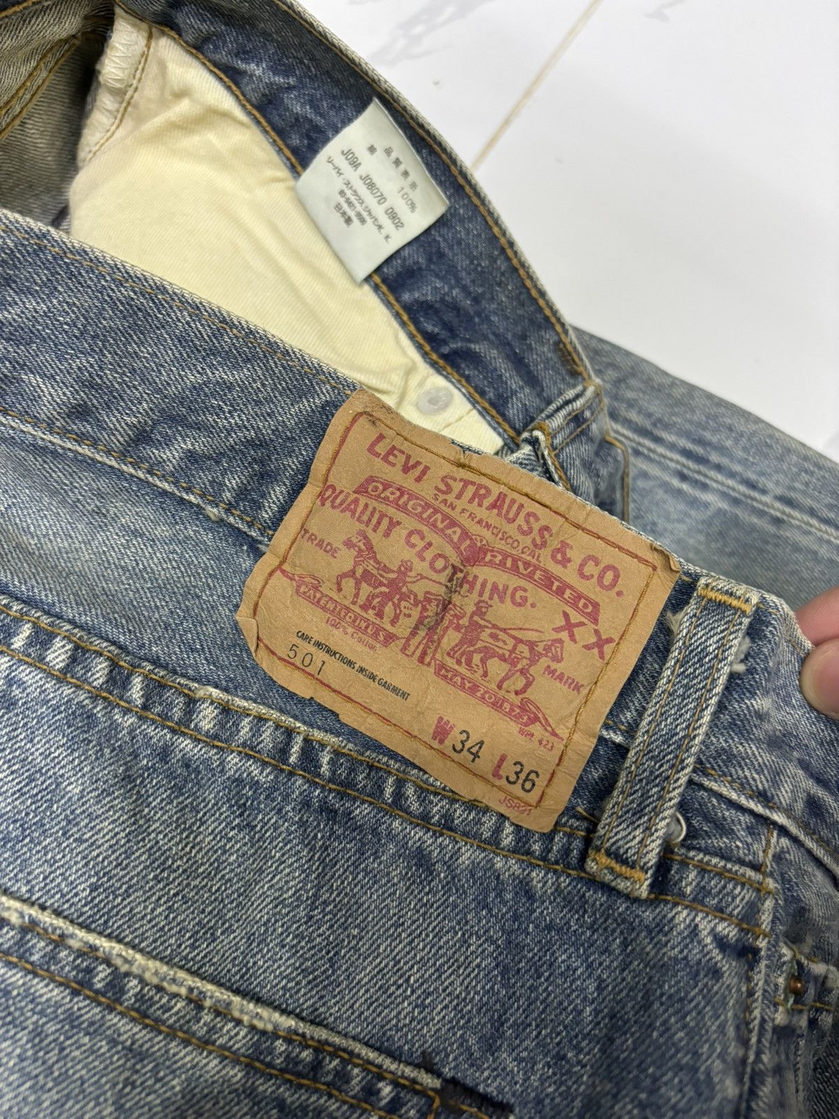 Levi's LEVIS 501 SELVEDGE DISTRESSED DENIM JEANS Size US 32 / EU 48 - 11 Thumbnail