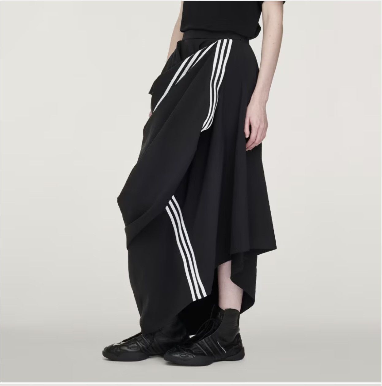 Y-3 Nylon Skirt 3-Stripes Size 30" / US 8 / IT 44 - 4 Thumbnail