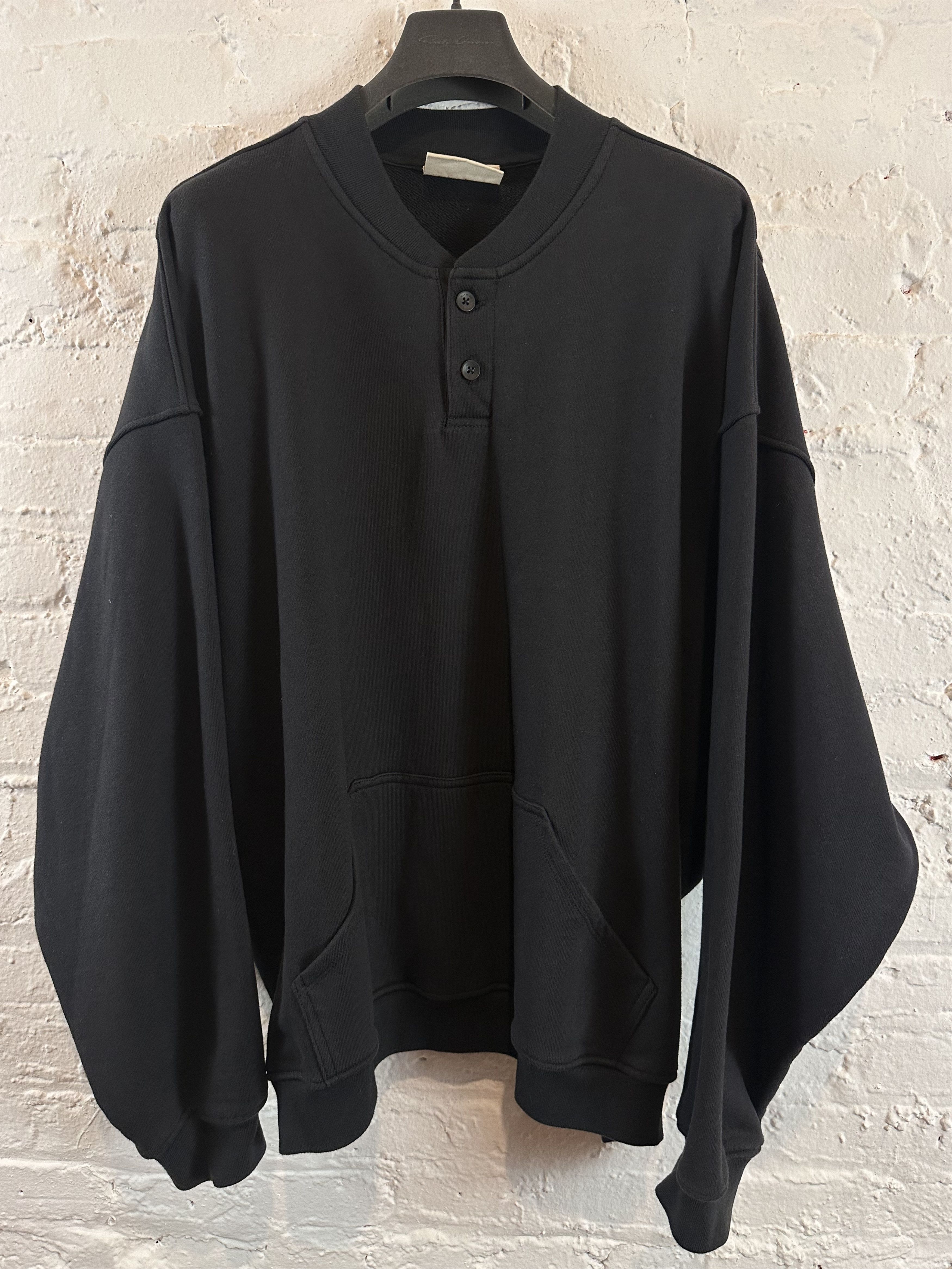 Image of Fear Of God Sixth Collection Everyday Henley Sweatshirt Blk in Black, Men's (Size XL)