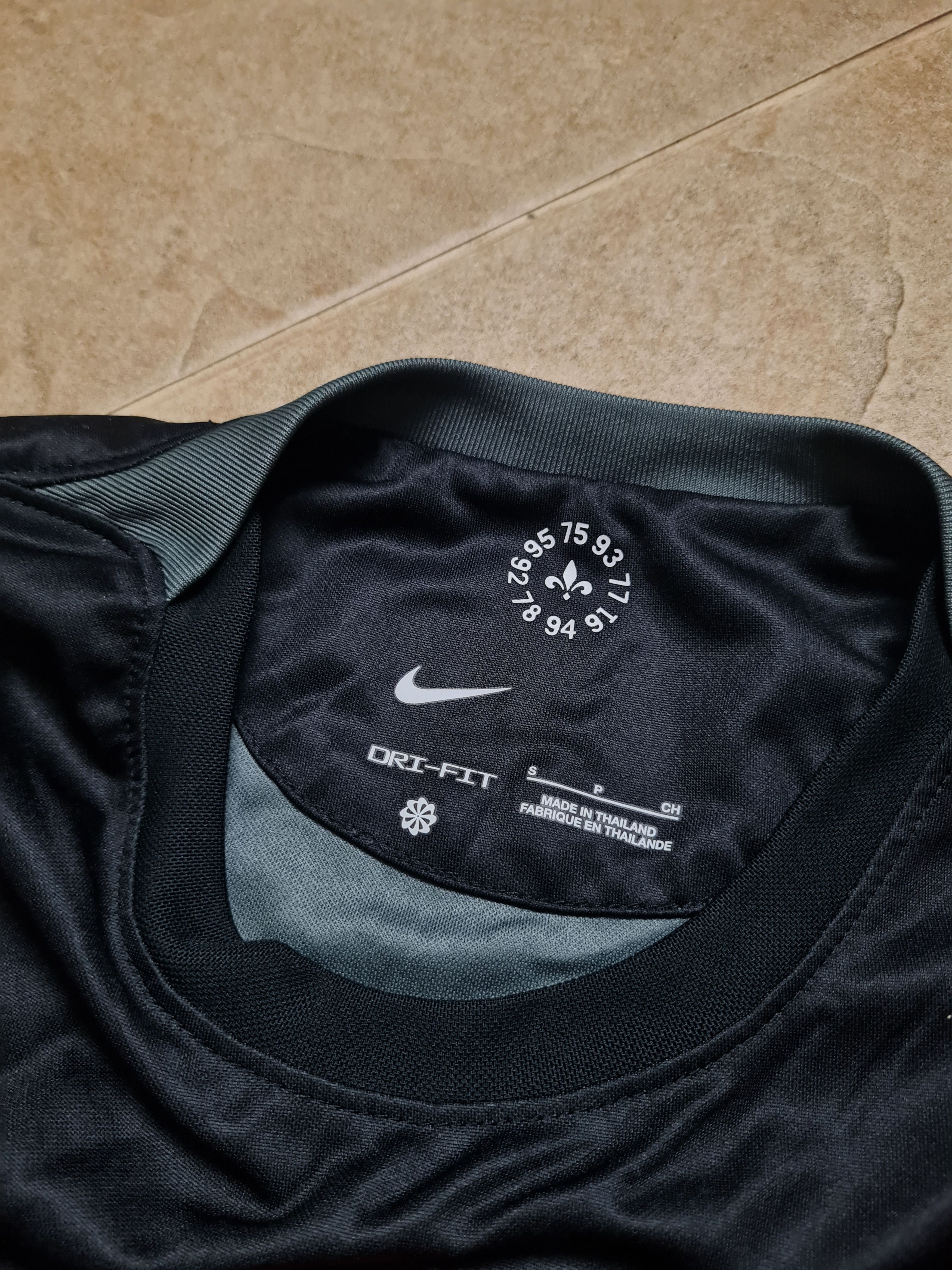 Nike JERSEY PARIS SAINT GERMAIN 2021/2022 NIKE Third Soccer Size US S / EU 44-46 / 1 - 7 Thumbnail