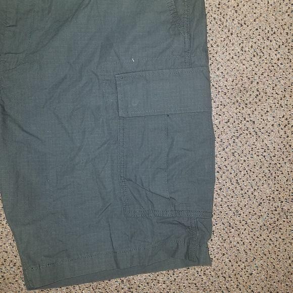 Levi's Levi's Cargo Shorts. Size 40 Size US 40 / EU 56 - 2 Thumbnail