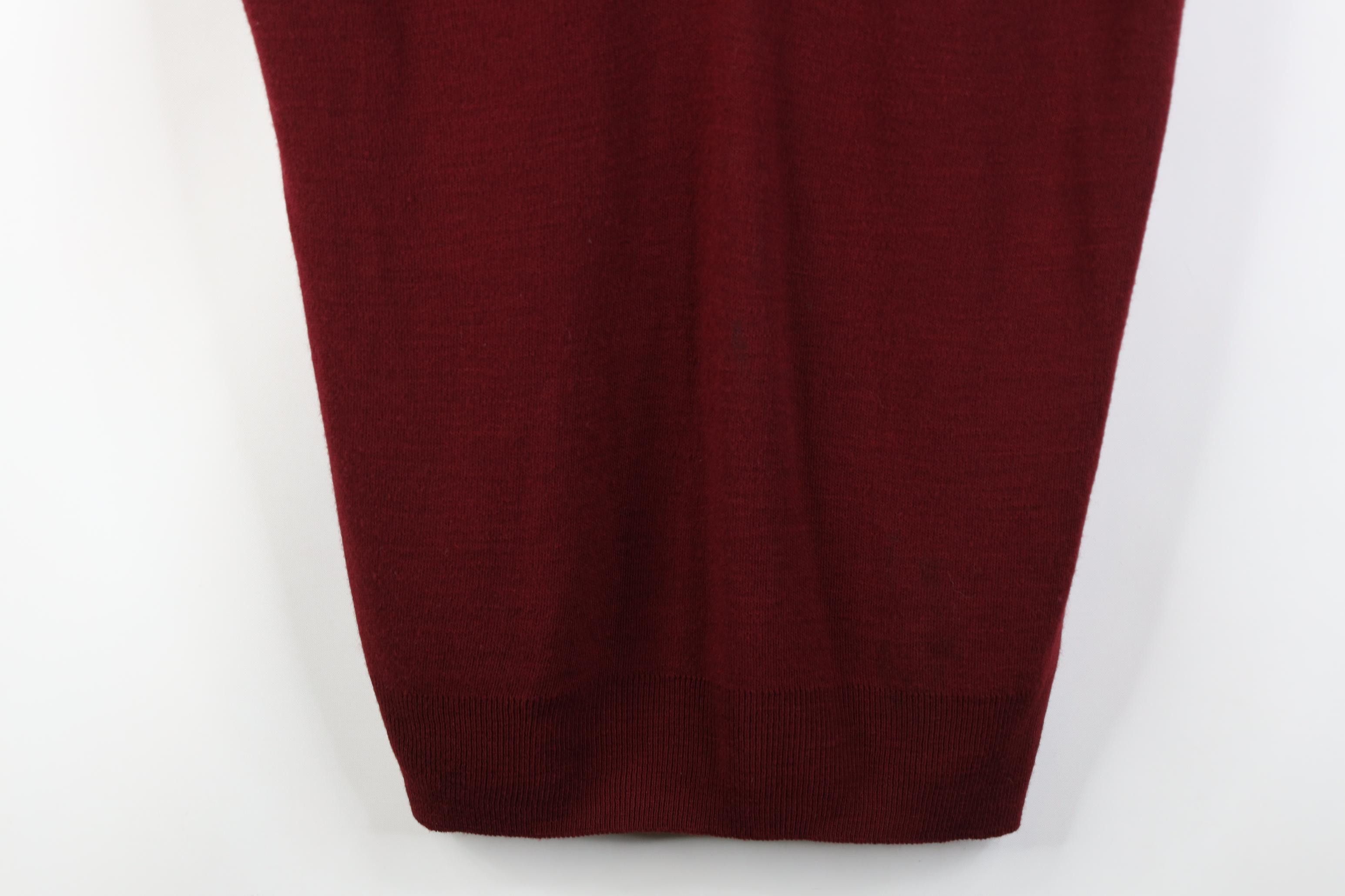 Vintage Vintage 70s Streetwear V-Neck Sweater Vest Burgundy Red Size US M / EU 48-50 / 2 - 3 Thumbnail