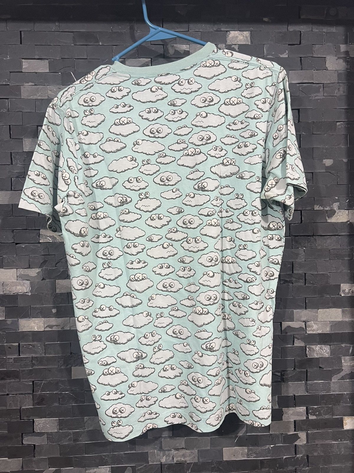Kaws × Uniqlo T-shirt Uniqlo X Kaws Size US L / EU 52-54 / 3 - 5 Thumbnail