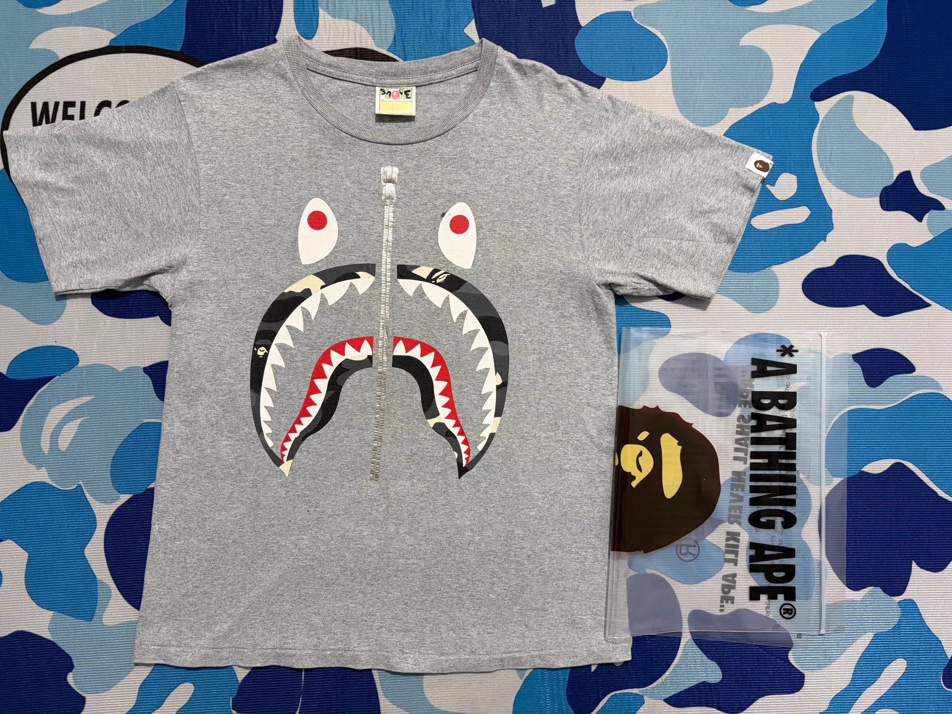 Bape Bape Shark x Sanrio Short Sleeve Tee Size US S / EU 44-46 / 1 - 1 Thumbnail