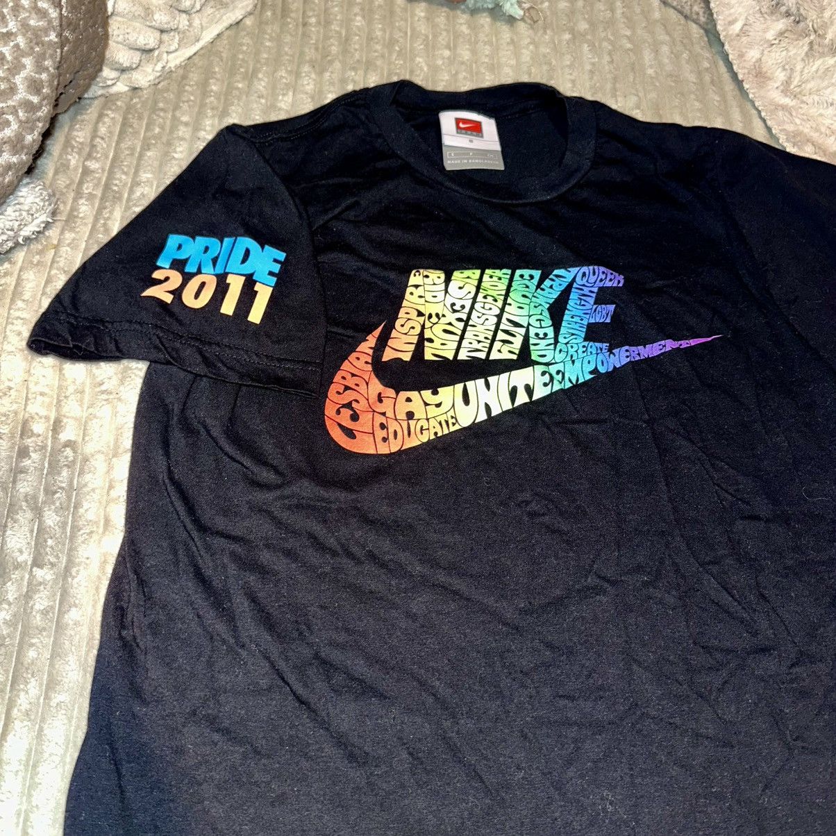 Nike Nike Gay Pride Rainbow Swoosh Shirt Size US S / EU 44-46 / 1 - 2 Thumbnail