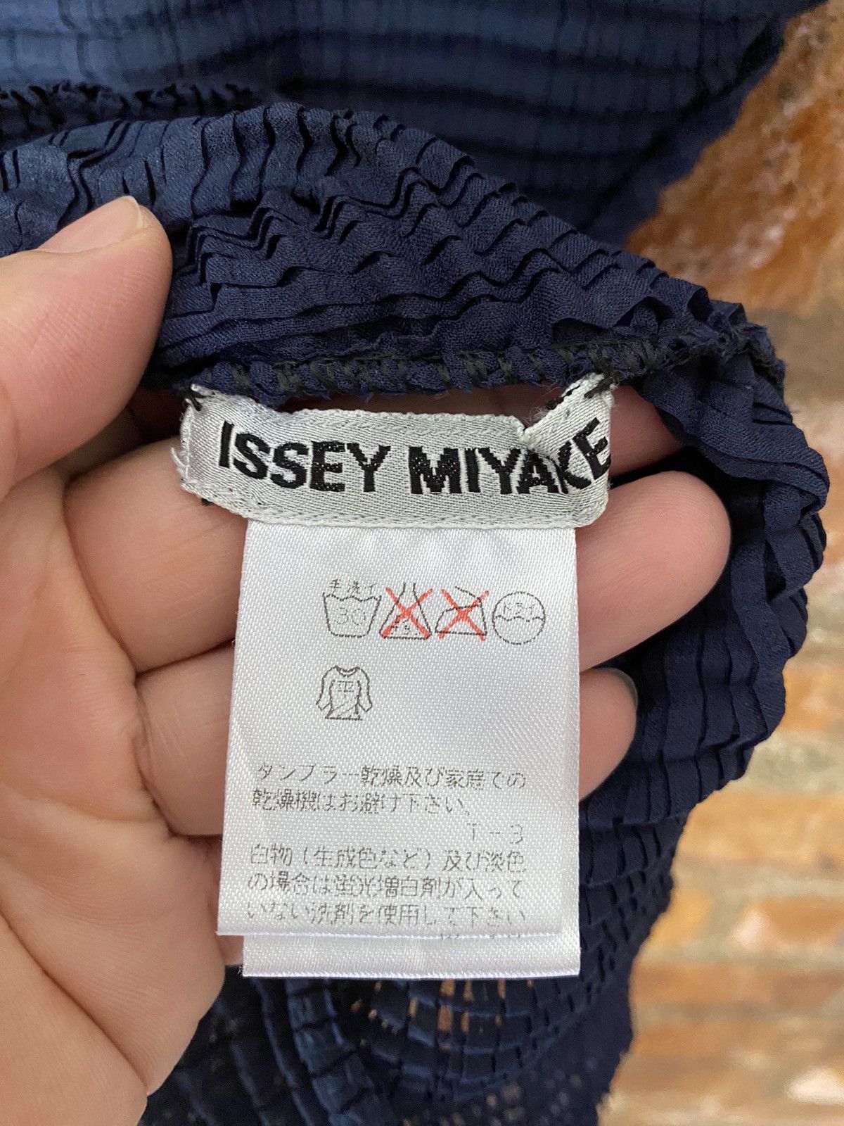 Pleats Please Issey Miyake 1990s Issey Miyake Pleat please High neck shirt Size S / US 4 / IT 40 - 10 Thumbnail