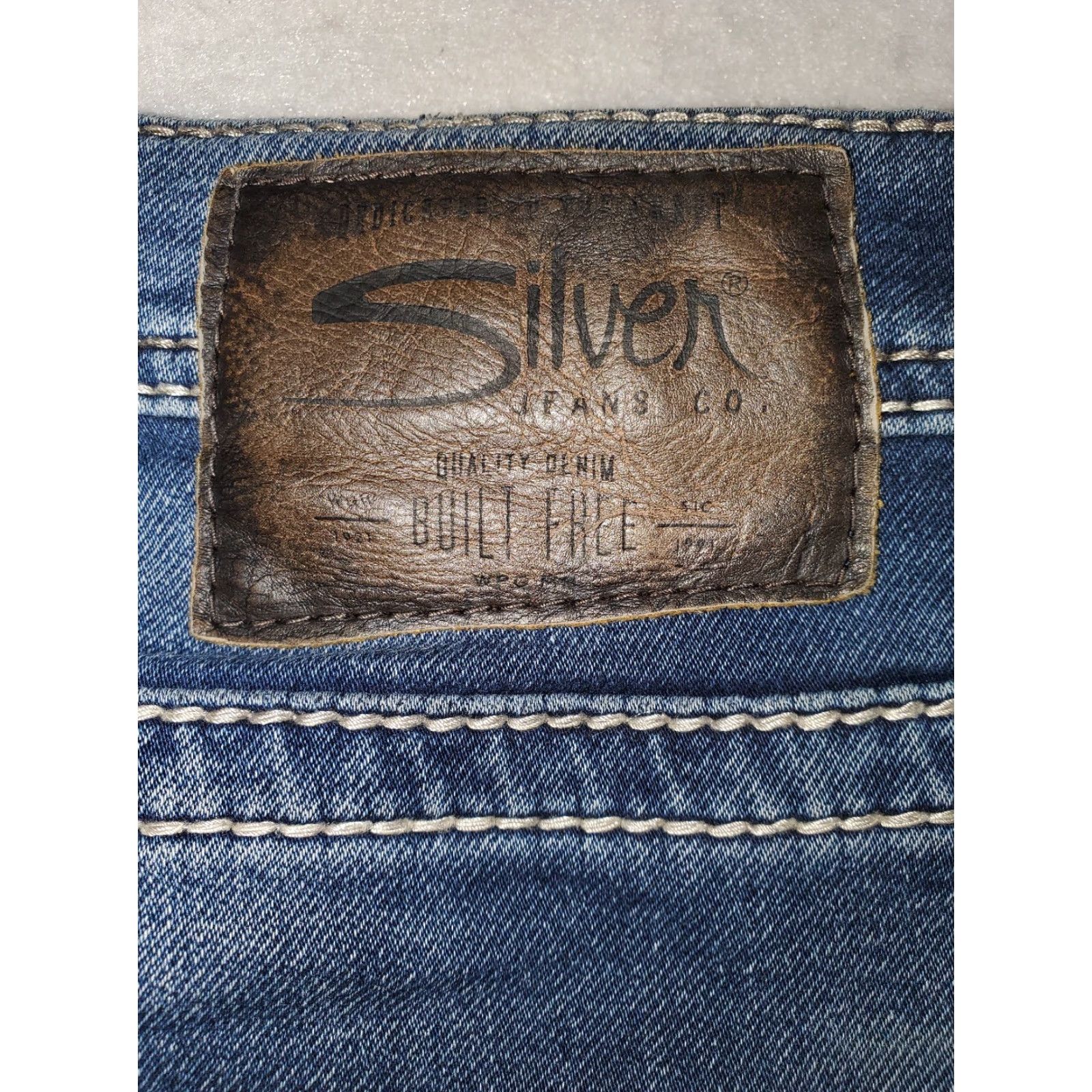 Silver Jeans Co. VINTAGE Silver Jeans Grayson Jeans Classic Medium Wash Mens Sz 40 Capri Length 2 Pair Modified Length Men 40 Blue Denim 5-Pocket Bootcut Capris Size US 40 / EU 56 - 3 Thumbnail