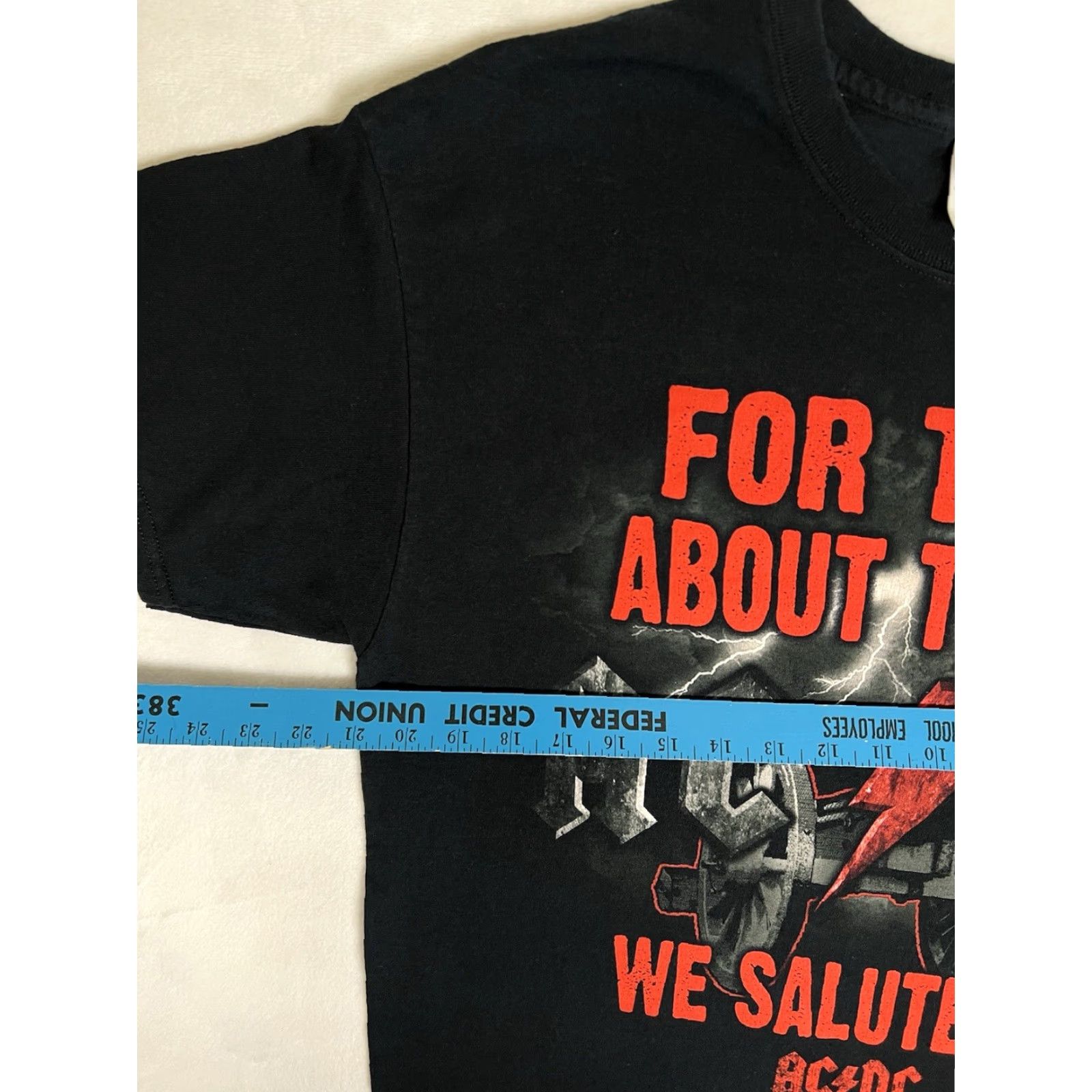Gildan AC/DC For Those About To Rock We Salute You Band T-Shirt Mens Size Large Size US L / EU 52-54 / 3 - 5 Thumbnail