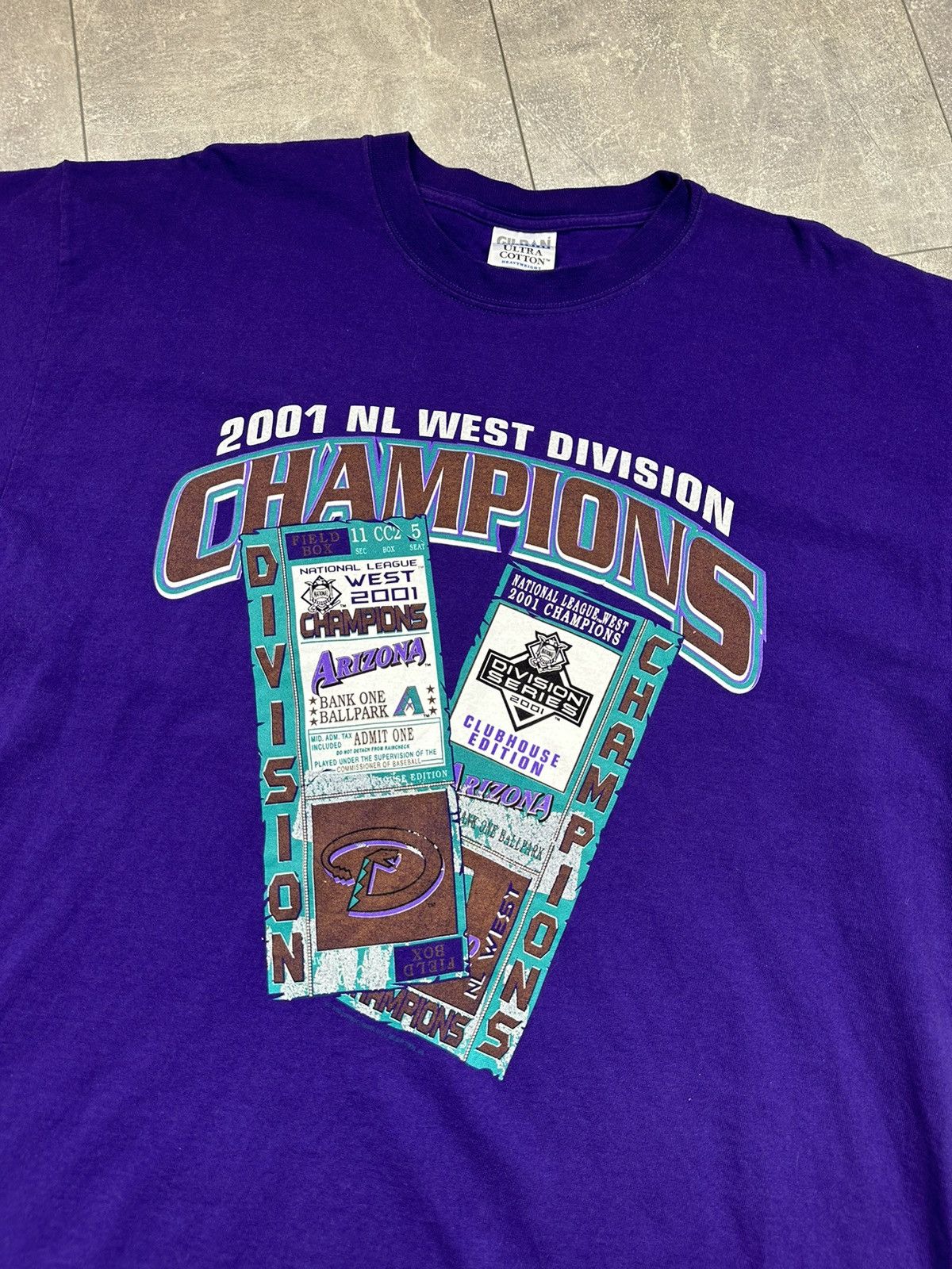 Gildan Vintage 2001 Seattle Mariners Tee Al West Division Champions Size US XL / EU 56 / 4 - 4 Thumbnail