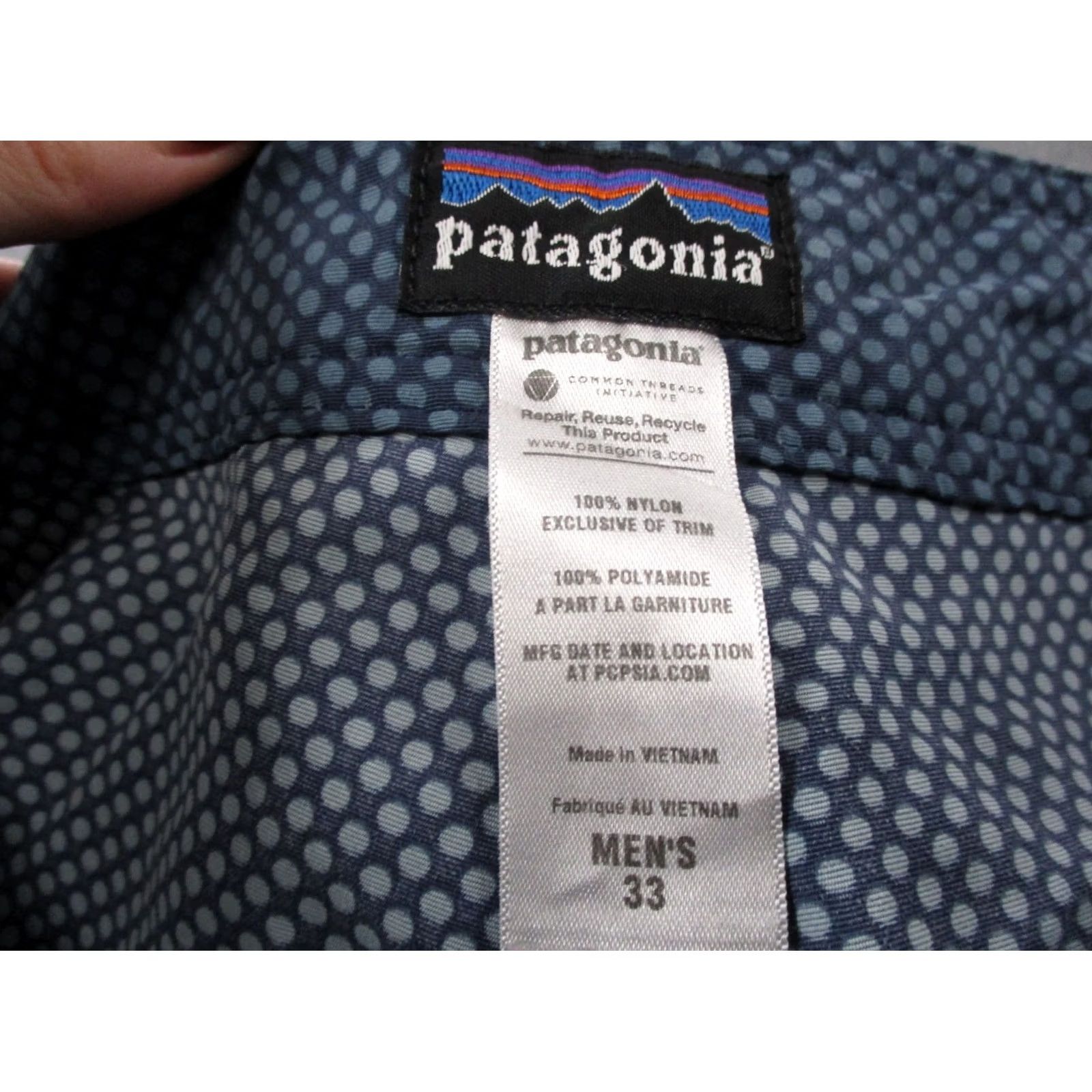 Patagonia Patagonia Board Shorts Men 33 Blue Polka Dot Nylon Unlined Swim Trunks 86556 Size US 33 - 6 Thumbnail