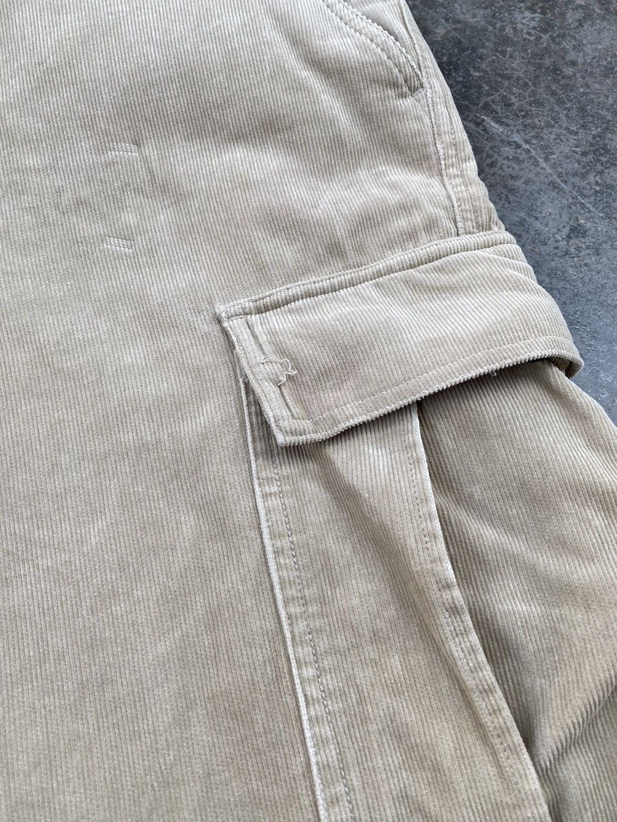 Coleman Vintage Coleman Corduroy Distressed Pants Size US 33 - 9 Thumbnail