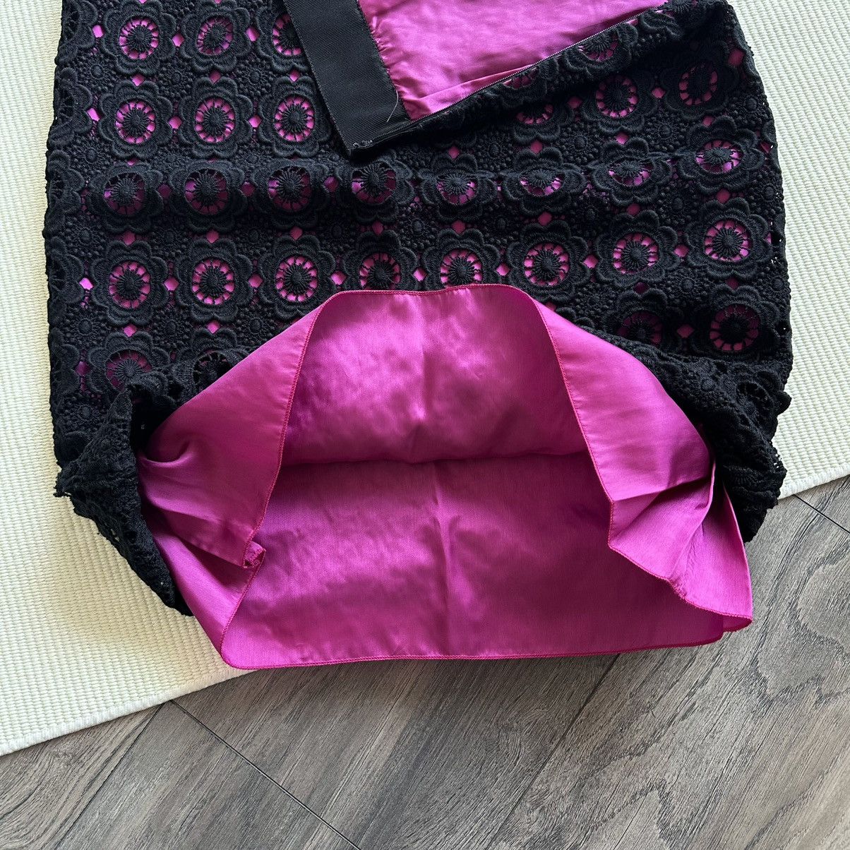Moschino Moschino Cheap and Chic Black Magenta Mid Length Lace Skirt Size 30" / US 8 / IT 44 - 5 Thumbnail