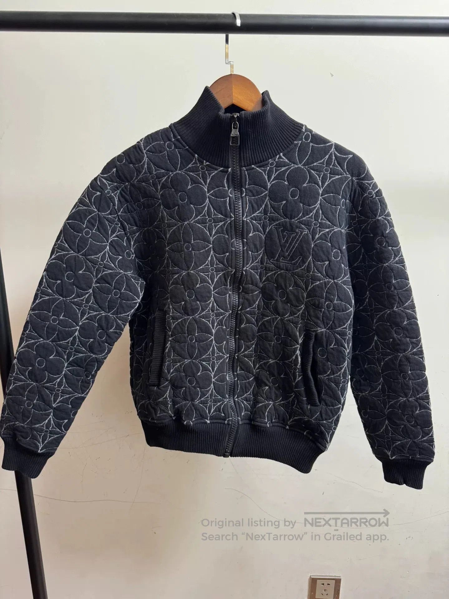 Louis Vuitton Louis Vuitton Floral Embroidered Quilted Jacket. Size S / US 4 / IT 40 - 1 Thumbnail