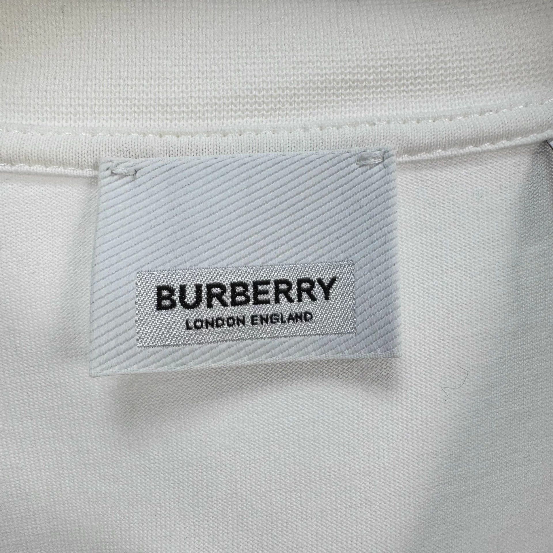 Burberry Burberry Logo Print SS Tee M Like New Size US M / EU 48-50 / 2 - 5 Thumbnail