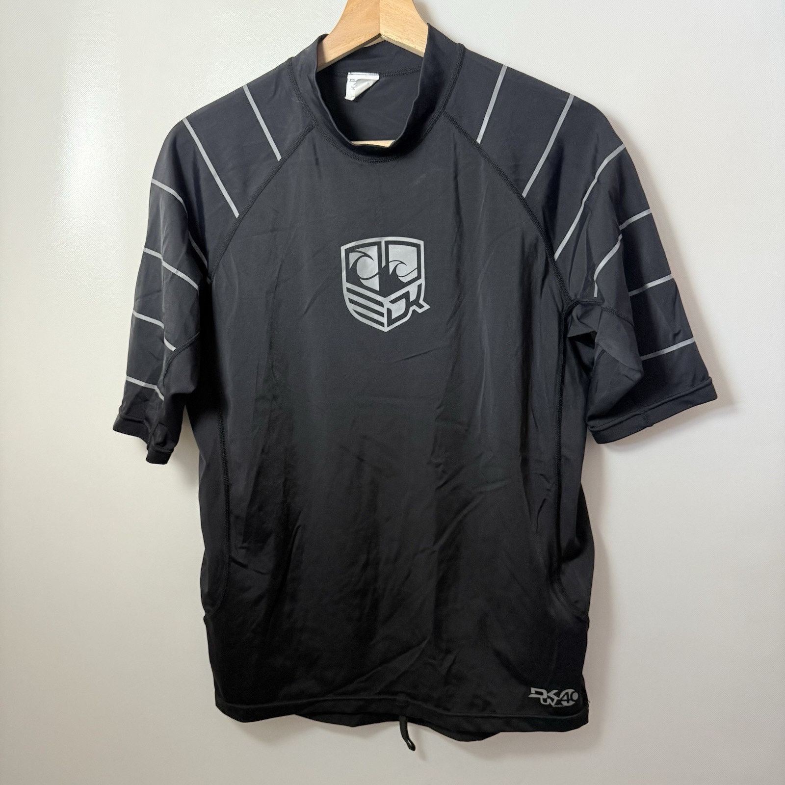Dakine Dakine Swim Shirt Mens XL UV40 Short Sleeve Beach Summer Sun Size US XL / EU 56 / 4 - 1 Thumbnail