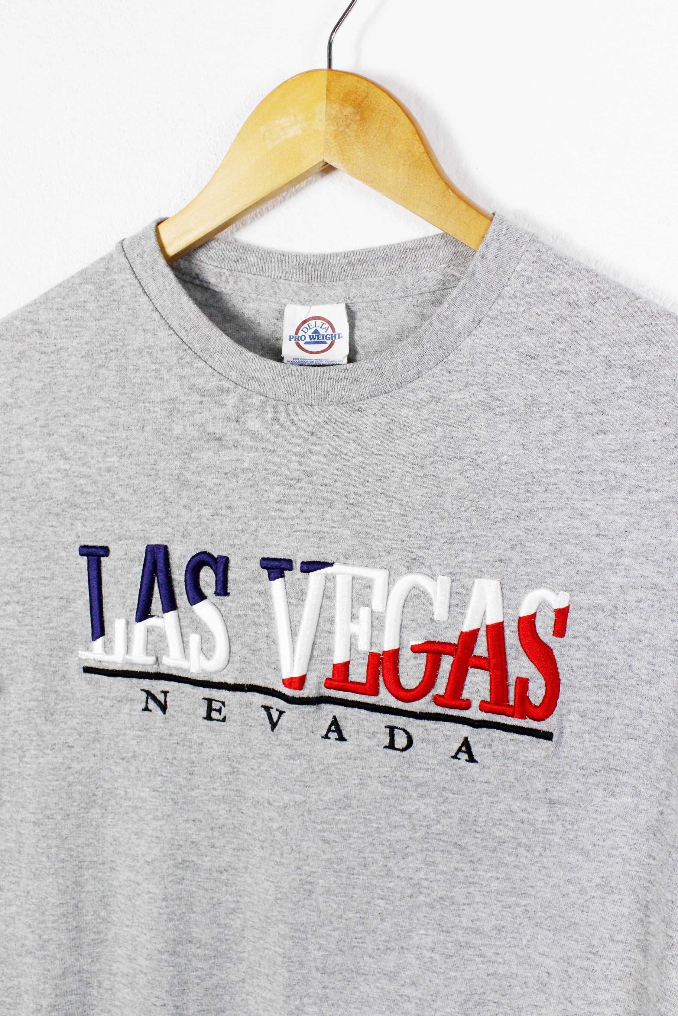 Band Tees × Delta × Vintage Vintage Delta Las Vegas Nevada Embroidered Logo Tee Y2K Size US S / EU 44-46 / 1 - 2 Thumbnail