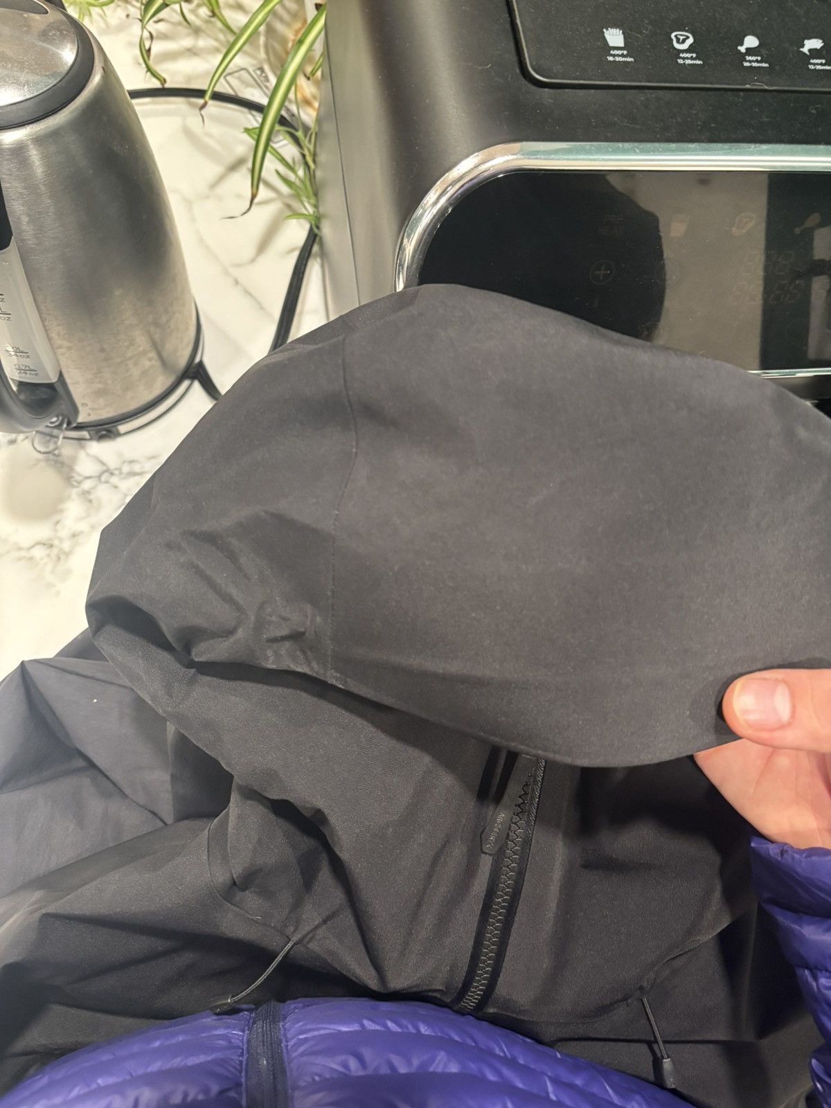 Arc'teryx Arc’teryx Alpha SV 24k Gold in Size M Size US M / EU 48-50 / 2 - 11 Thumbnail