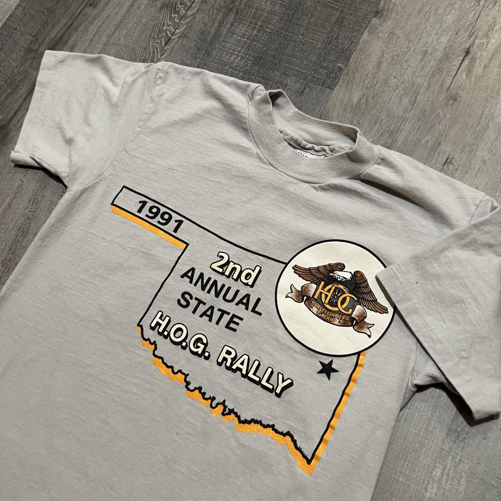 Hanes VTG Robbers Cave Oklahoma Harley Owners Group 2nd Rally Tee Size US M / EU 48-50 / 2 - 3 Thumbnail