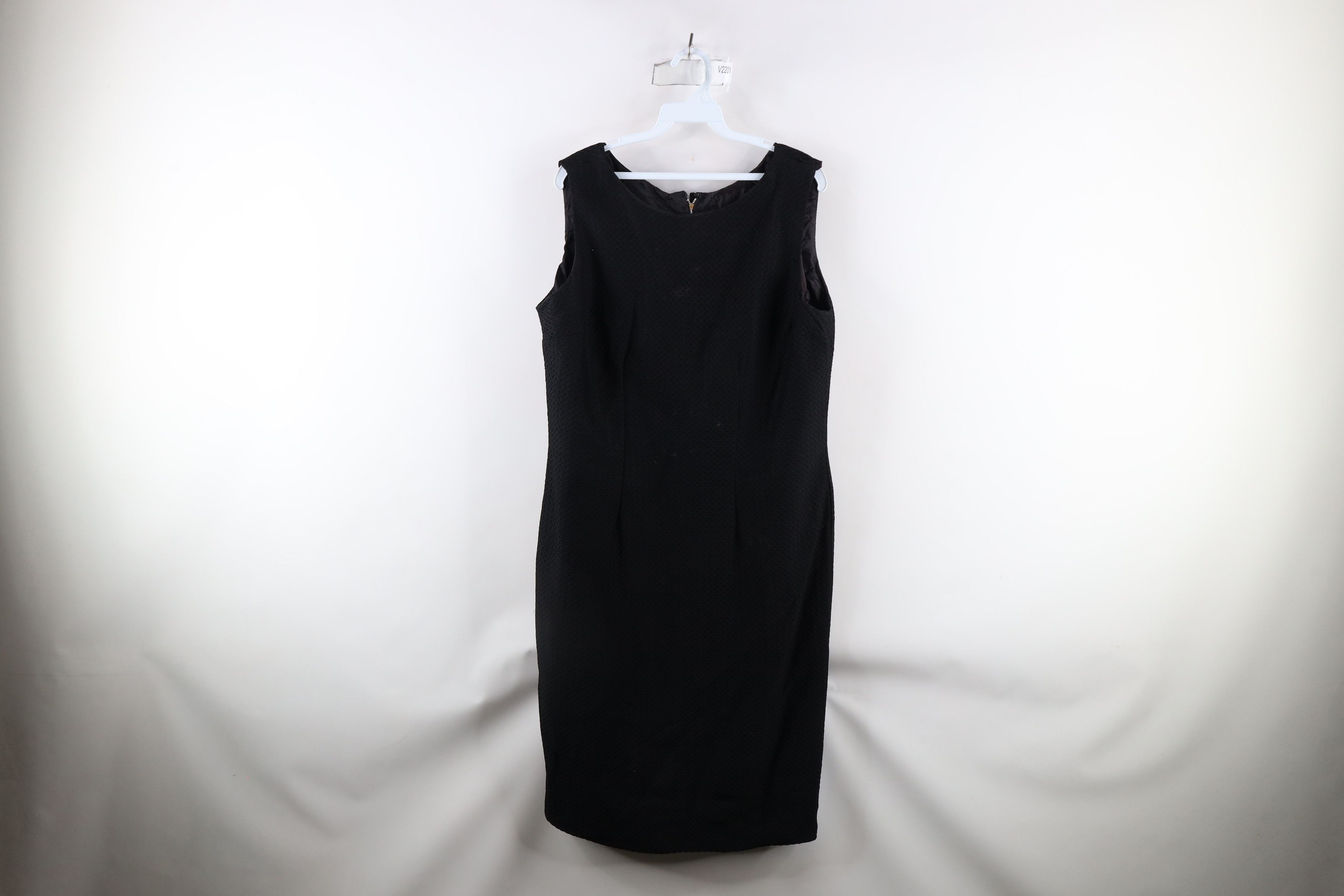 Vintage Vintage 50s Mod Textured Sleeveless Sheath Dress LBD USA Size XL / US 12-14 / IT 48-50 - 1 Thumbnail