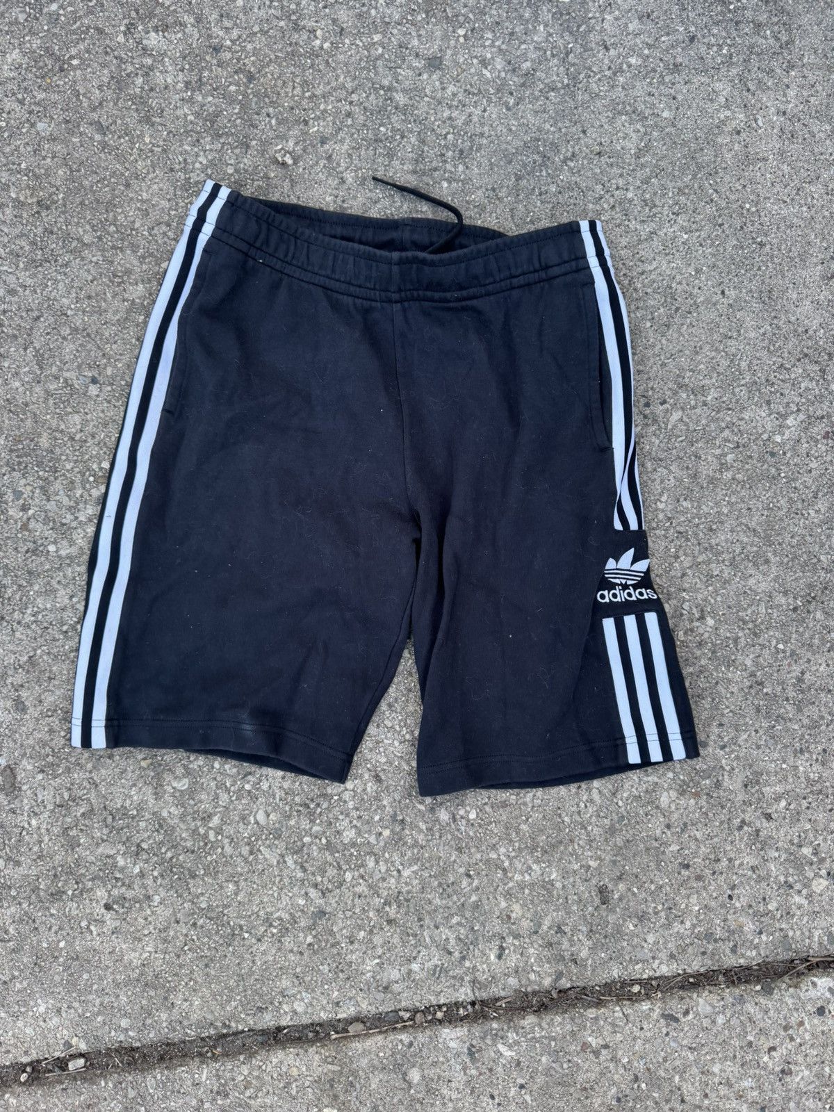Adidas Adidas originals shorts black Size US 32 / EU 48 - 1 Thumbnail