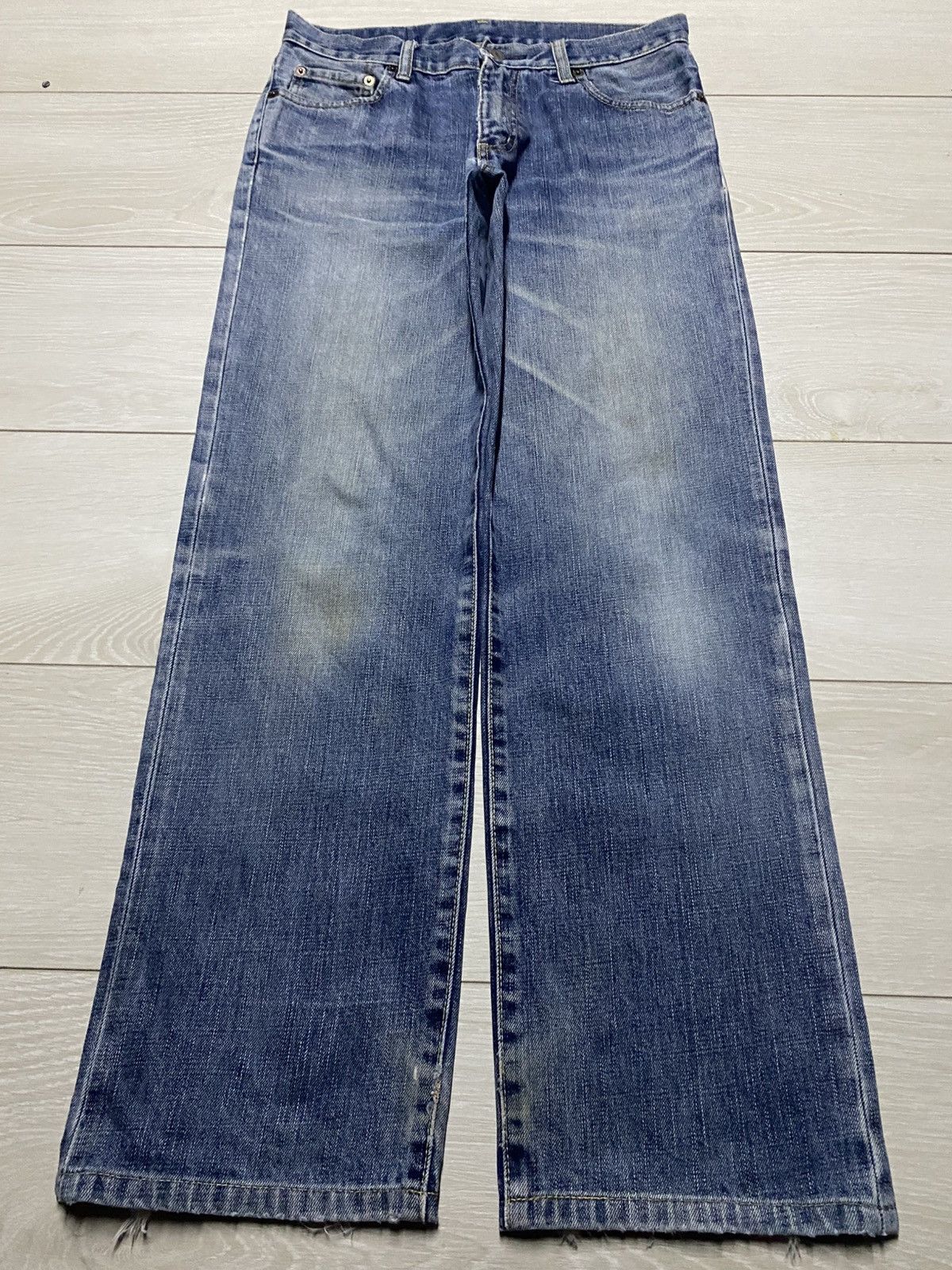 Japanese Brand Vintage Uniqlo S-002 Faded Wash Distressed Loose Jeans Size US 30 / EU 46 - 1 Thumbnail