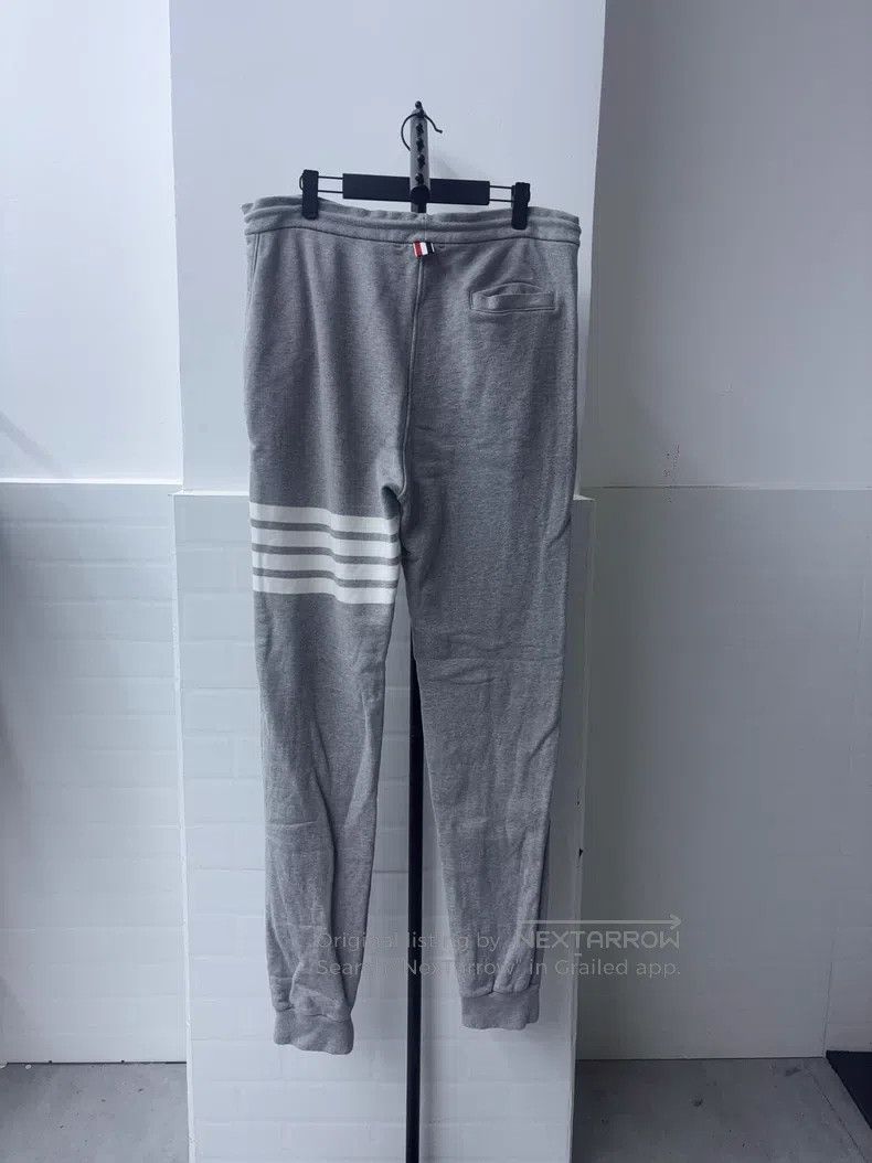 Thom Browne Thom Browne size 5 Classic preppy style four-stripe drawstr Size US 42 / EU 58 - 2 Thumbnail