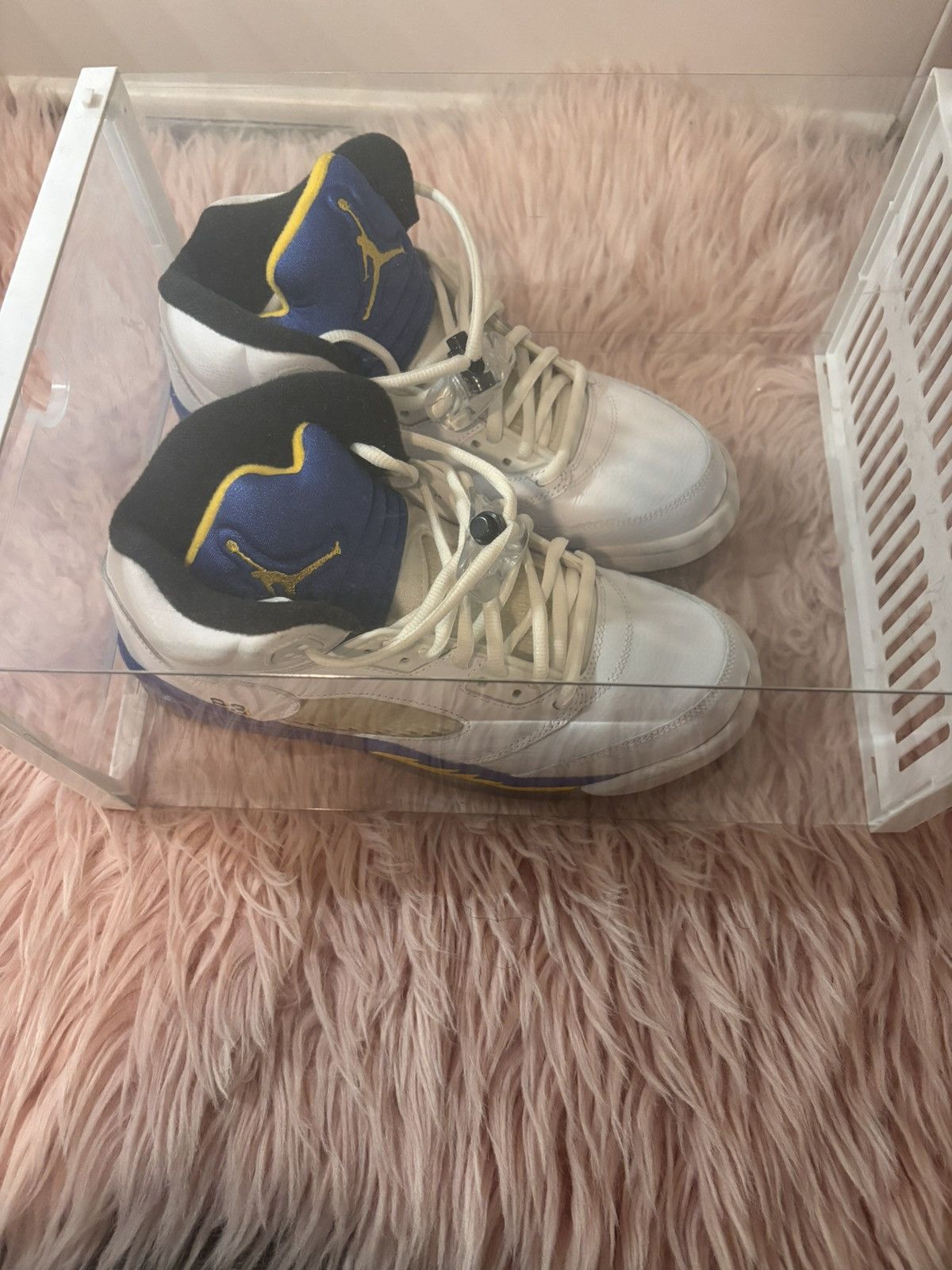 Jordan Brand Air Jordan 5 Laney 2013 Size 6.5Y White Royal Yellow Size US 6.5 / EU 39-40 - 12 Thumbnail