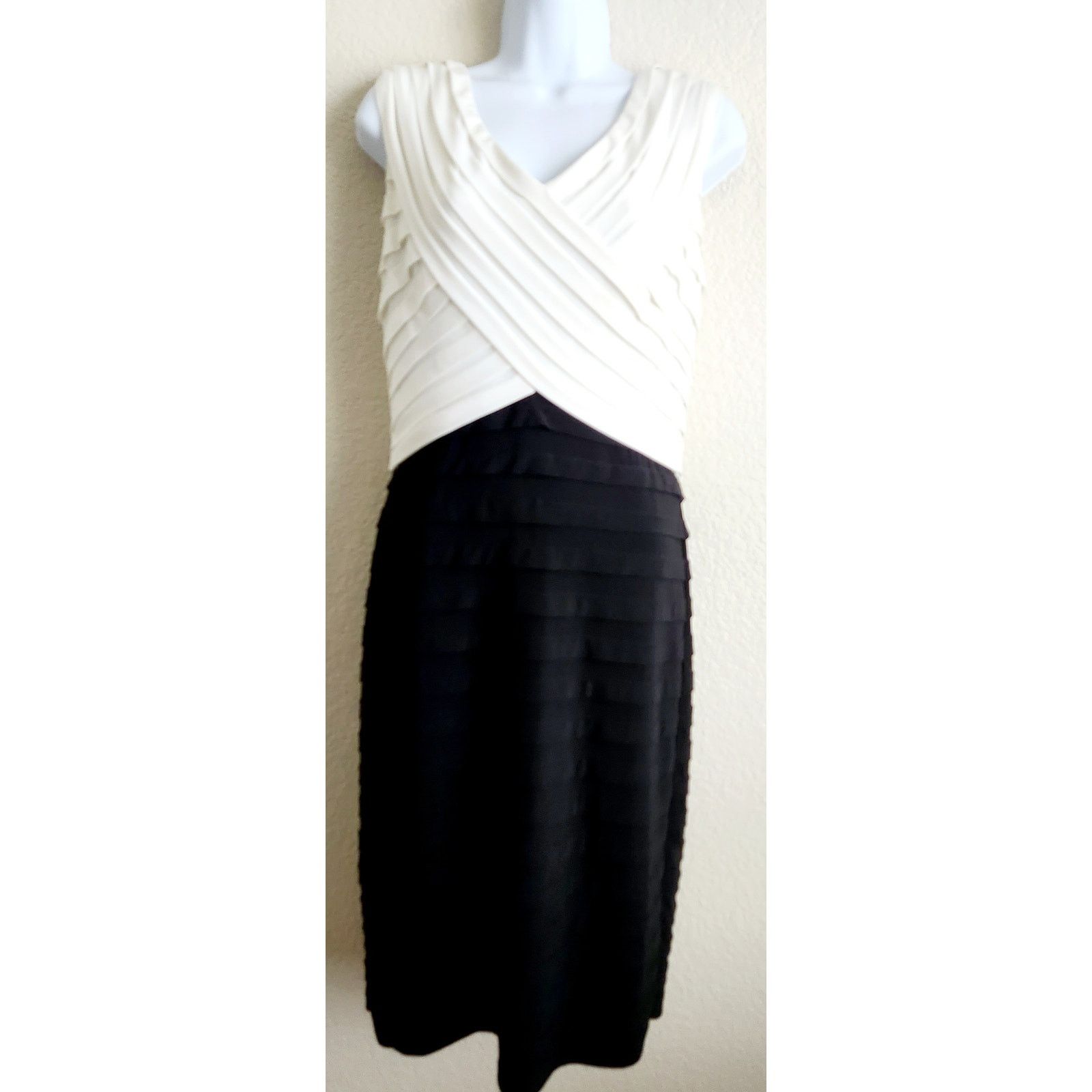 Other Adrianna Papell White Black Color Block Sleeveless Dress 14 Size XL / US 12-14 / IT 48-50 - 1 Thumbnail