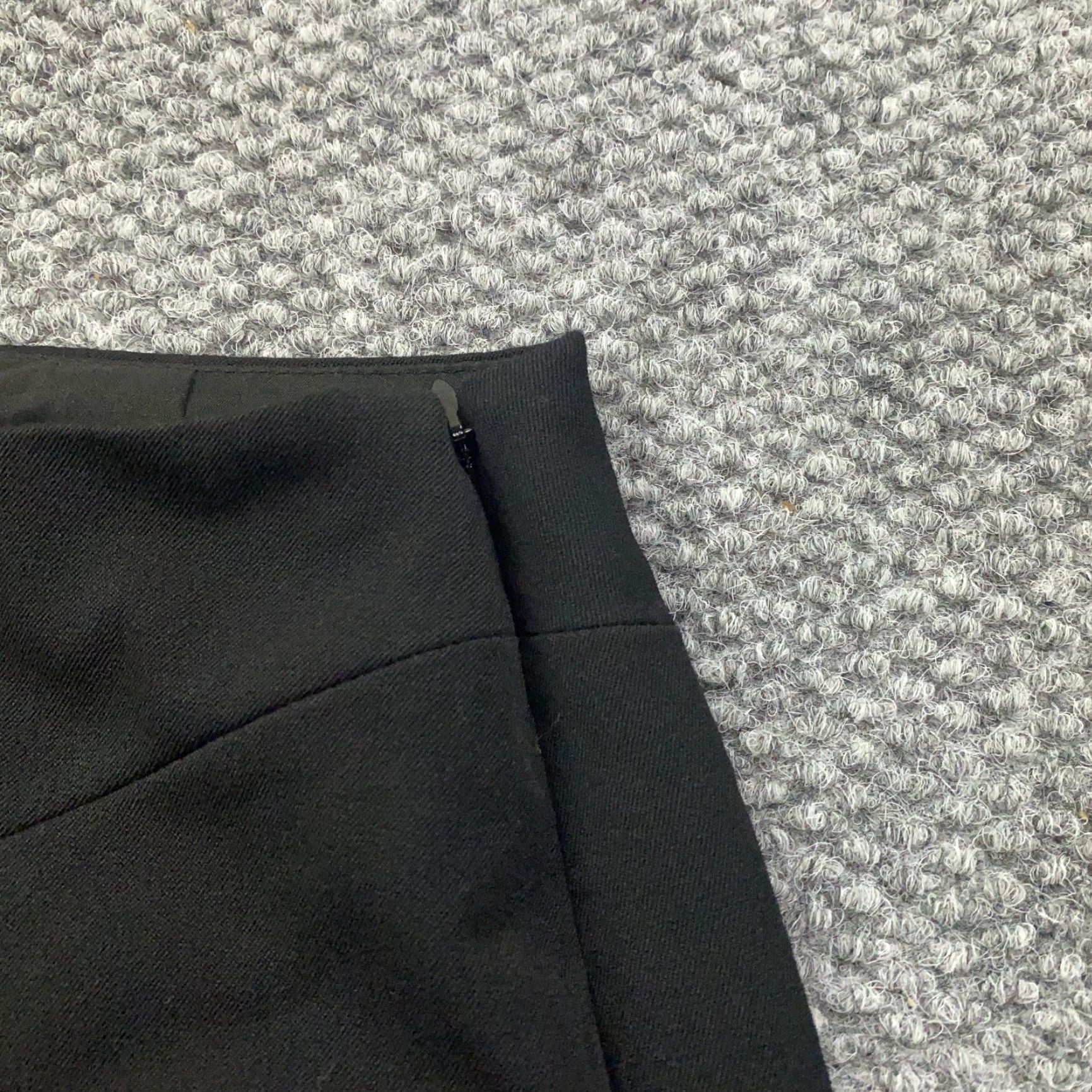 White House Black Market White House Black Market Womens Skirt Size 00 Black Pencil Zipper Lined Slit Stretch Knee Length Solid Size 24" / US 00 / IT 34 - 5 Thumbnail