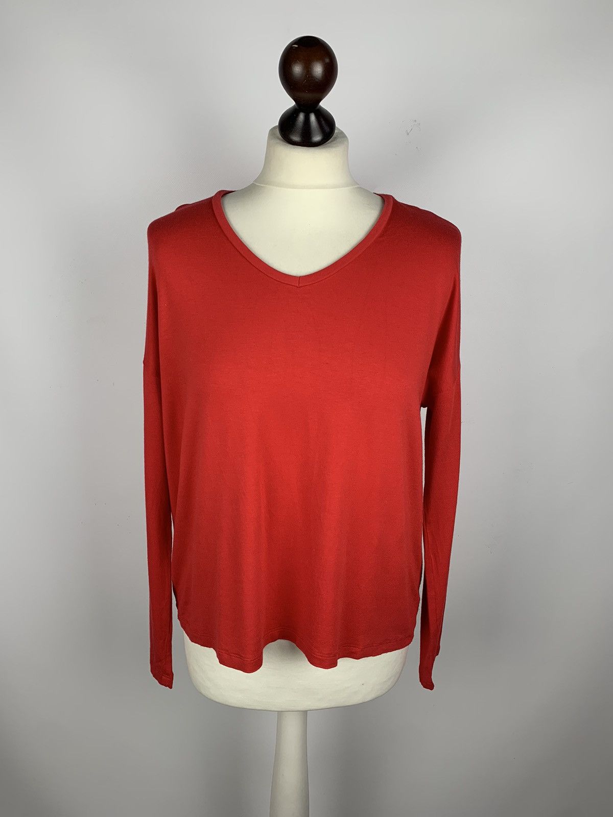 Other Ivko Woman V-Neck Long Sleeve T-Shirt Red Size 36 Luxury Size XS / US 0-2 / IT 36-38 - 1 Thumbnail