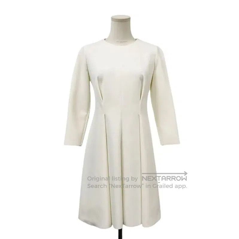 Max Mara MaxMara Elegant White Dress for Women . Size M / US 6-8 / IT 42-44 - 1 Thumbnail