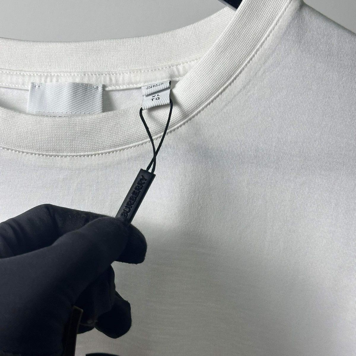 Burberry BURBERRY LOGO WHITE T SHIRT Size US XL / EU 56 / 4 - 11 Thumbnail
