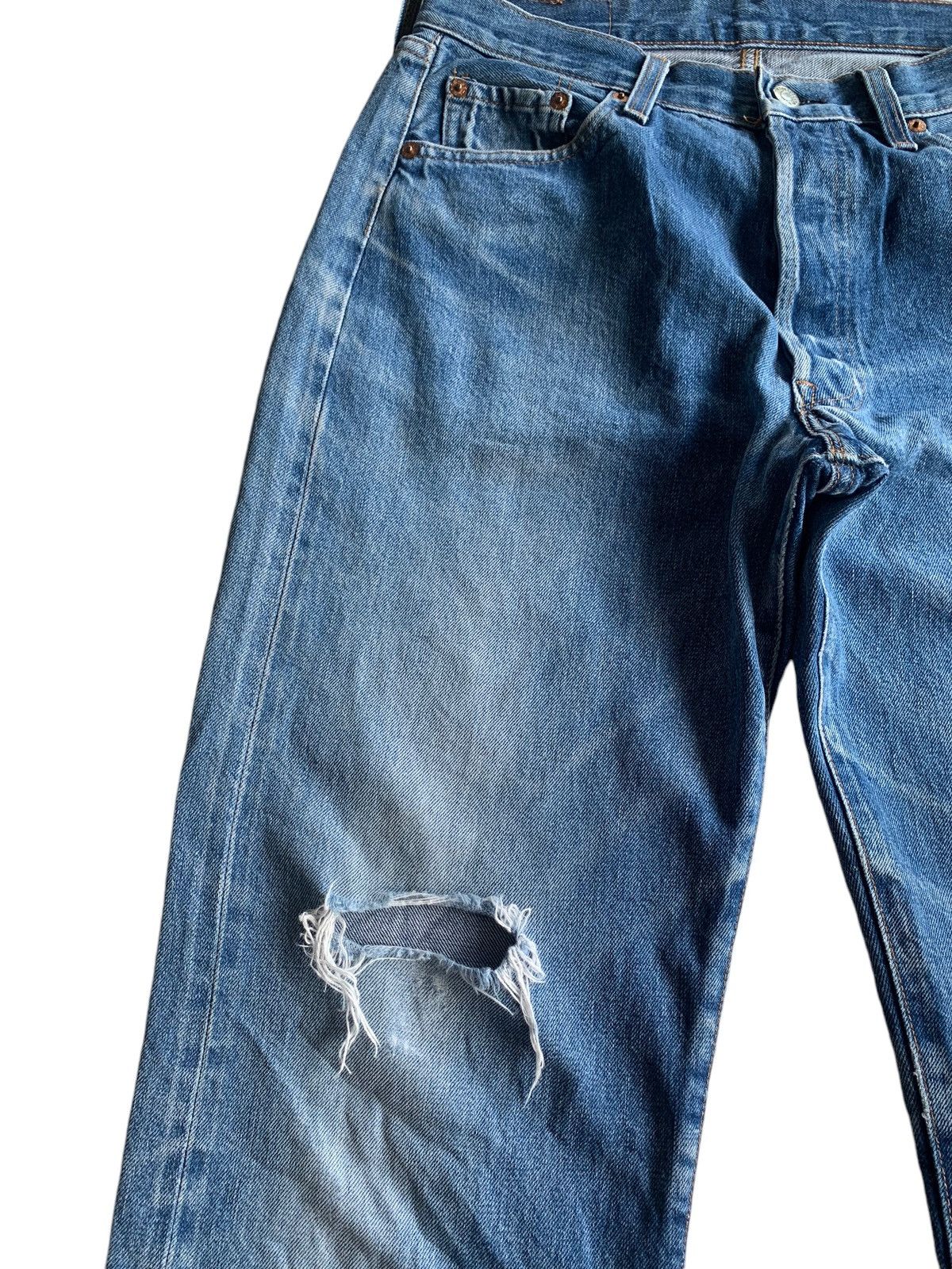 Levi's VINTAGE LEVIS 501XX BIG E SELVEDGE DISTRESSED DENIM Size US 29 - 13 Thumbnail