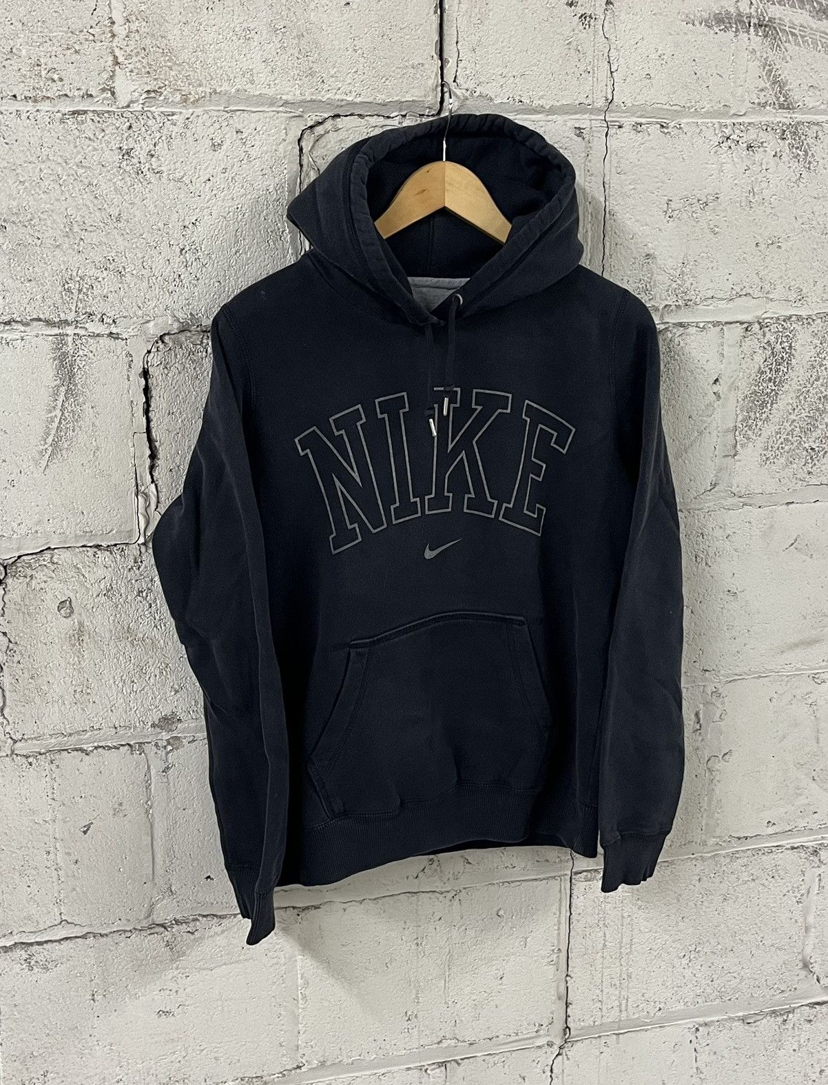 Nike Nike center swoosh spell out hoodie streetwear hype rare Size US L / EU 52-54 / 3 - 1 Thumbnail