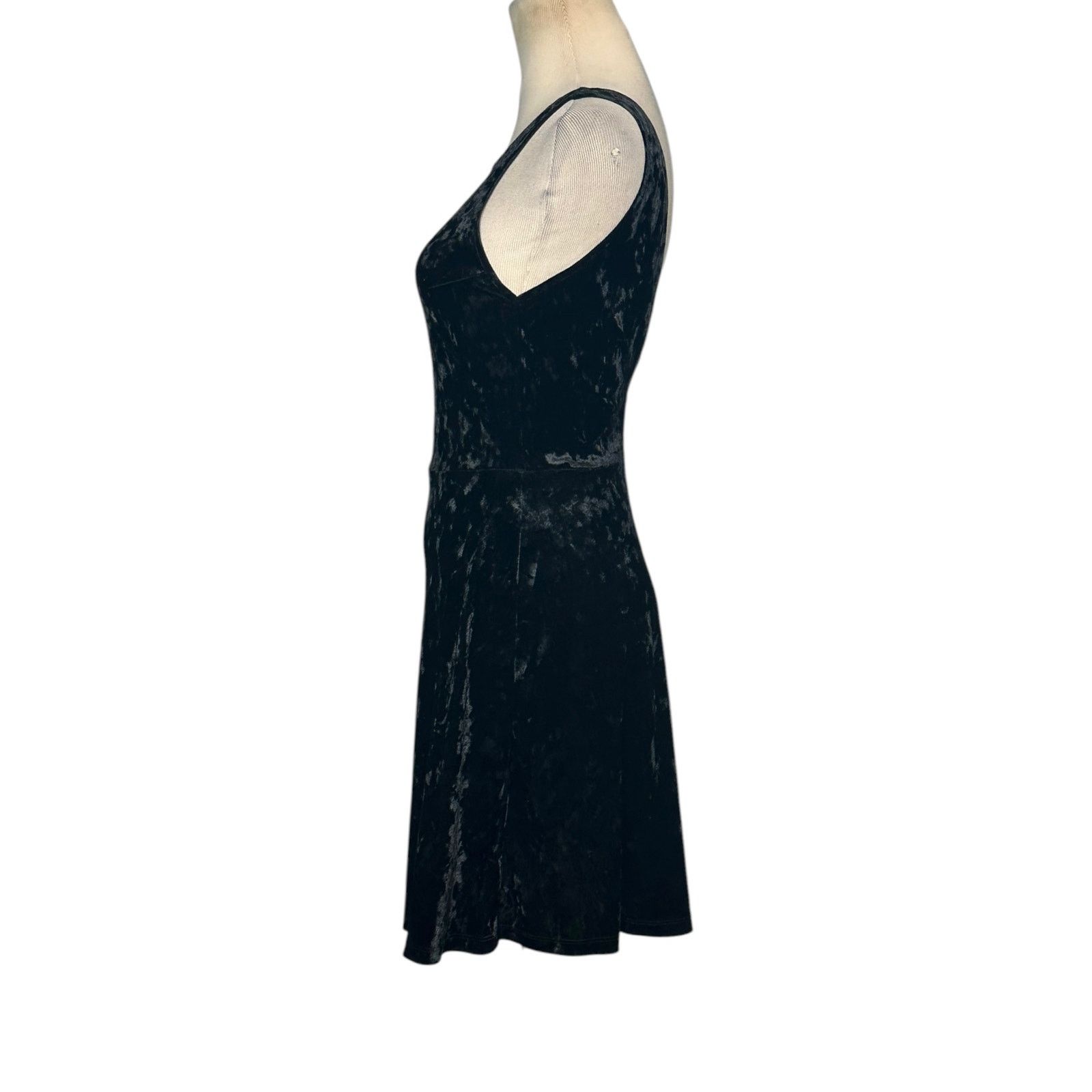 H&M H&M Divided black velvet deep V back mini party dress size 4 Size S / US 4 / IT 40 - 9 Thumbnail