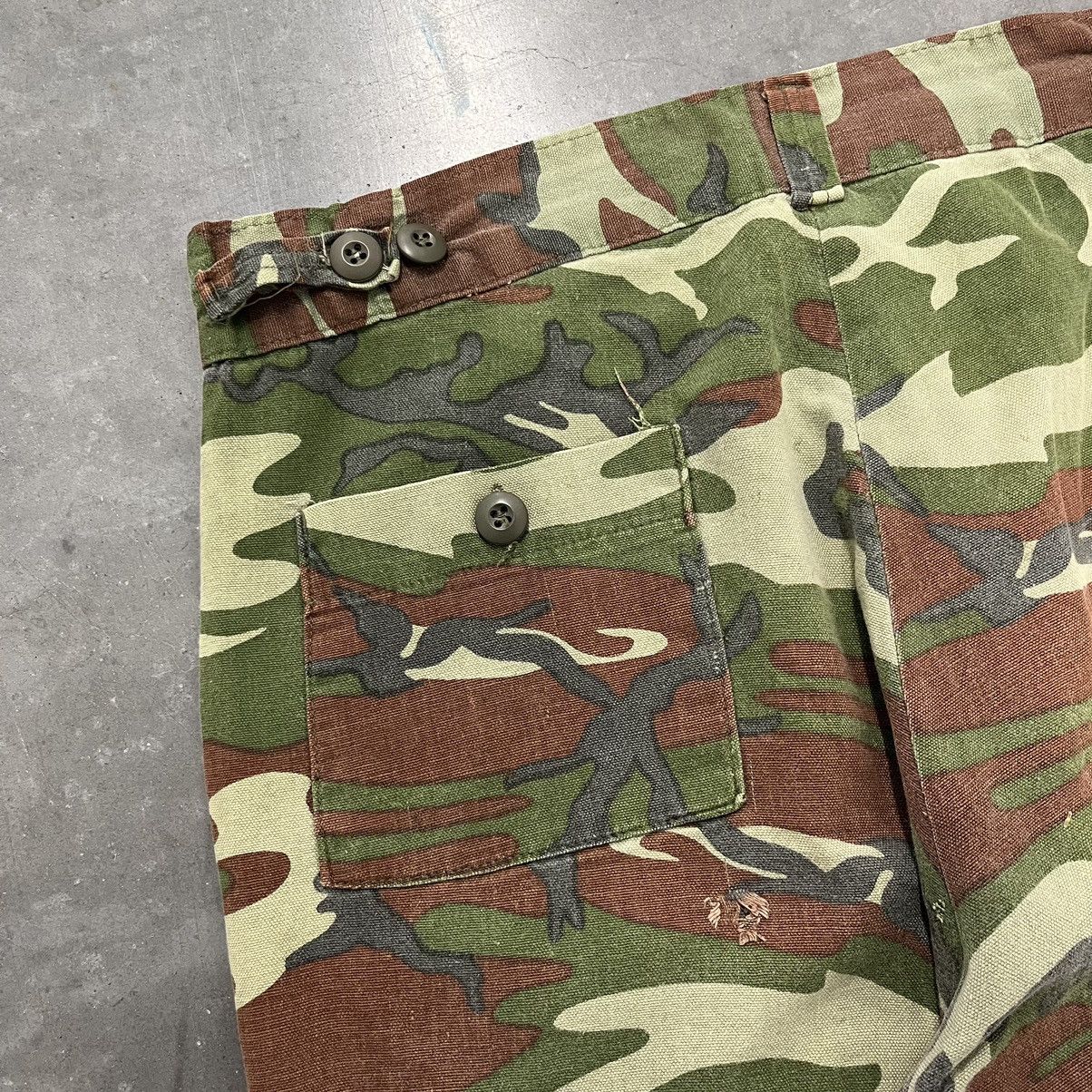 Vintage Vintage Camo Distressed Baggy Skate Work Wear Pants Size US 34 / EU 50 - 13 Thumbnail