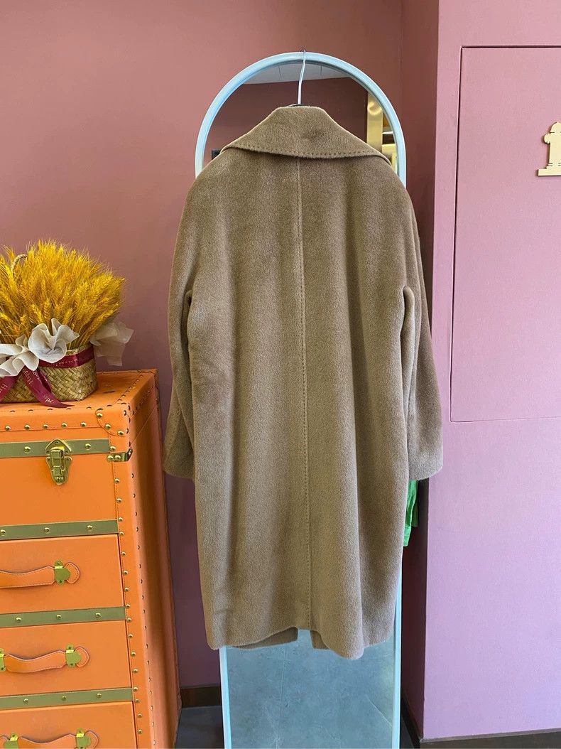 Max Mara Max Mara Camel hair coat, soft camel color, delicate and e Size M / US 6-8 / IT 42-44 - 2 Thumbnail