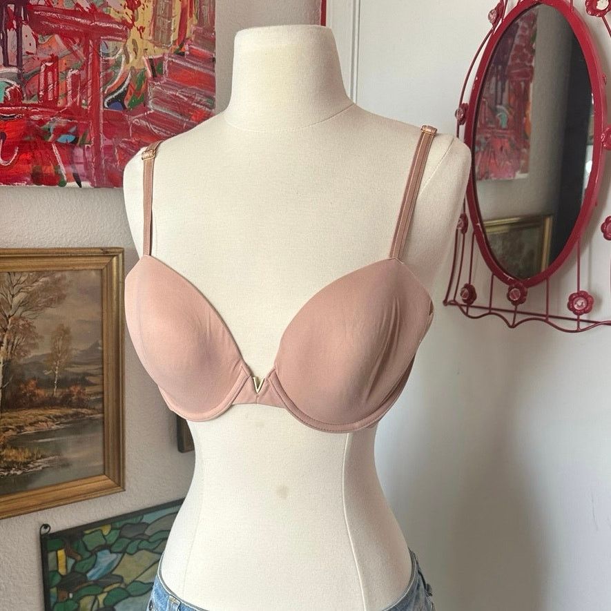Victoria's Secret victorias secret tan 36c bra Size ONE SIZE - 1 Thumbnail