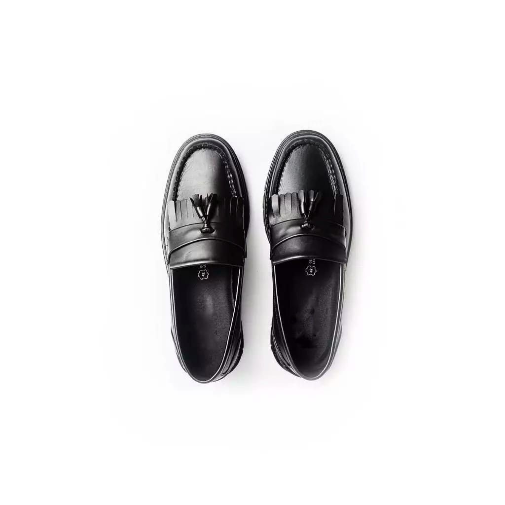 Designer × Simple Shoes Windsor Black Chunky Leather Loafer Size US 10 / EU 43 - 2 Thumbnail
