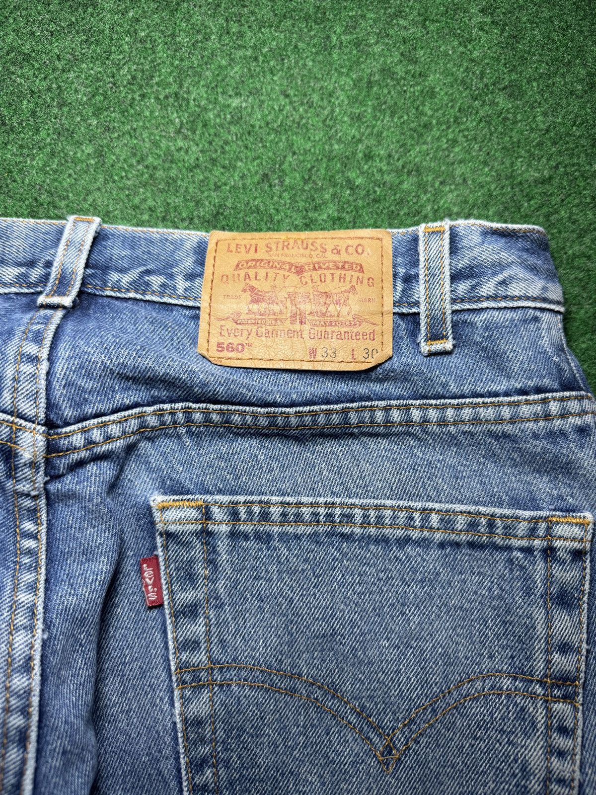 Levi's × Vintage Vtg 90s Levi’s 560 Loose Baggy Grunge Distressed Skater Jean Size US 34 / EU 50 - 3 Thumbnail