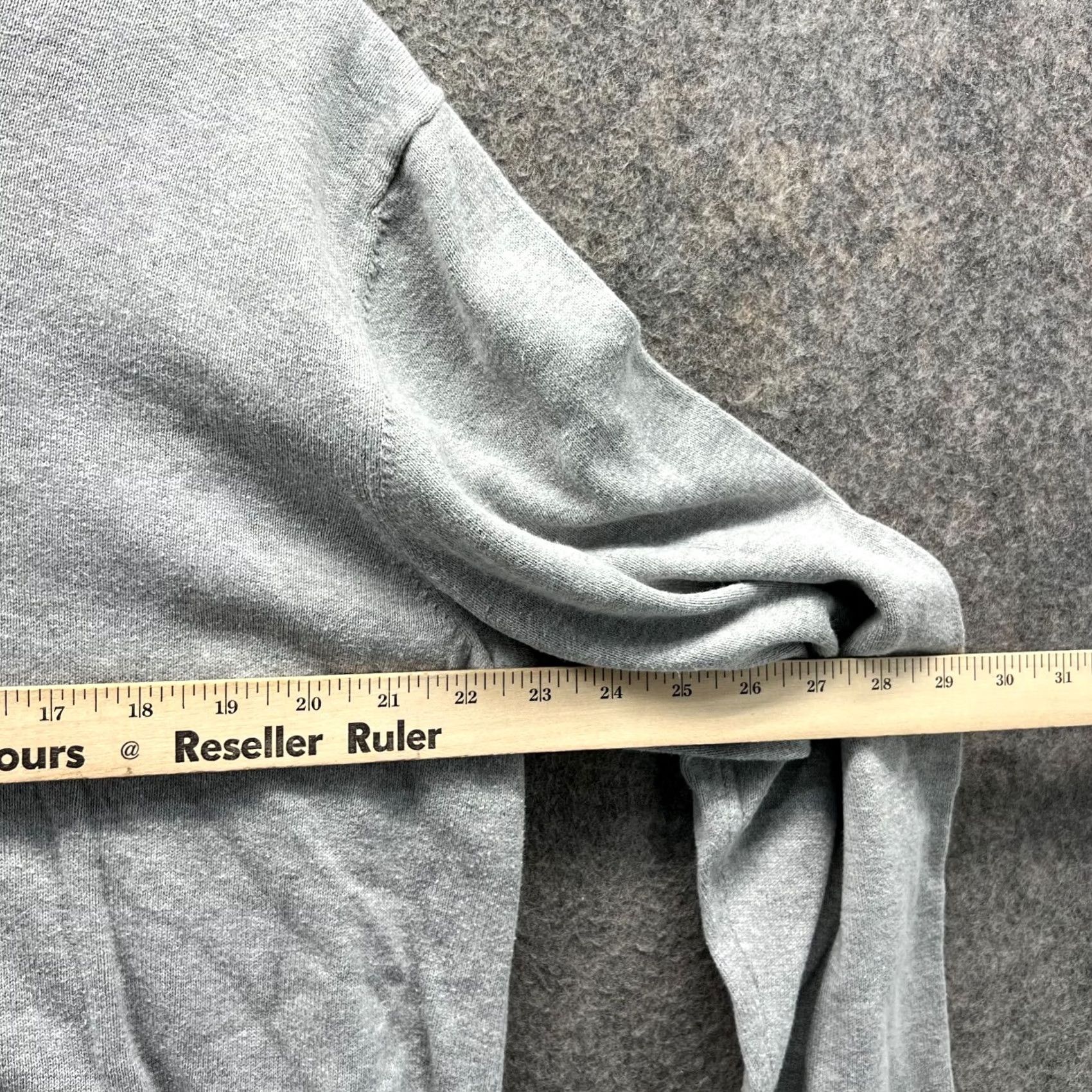 Tommy Hilfiger VINTAGE Tommy Hilfiger Sweater Men Medium Adult Gray Crewneck Pullover Fleece Logo Size US M / EU 48-50 / 2 - 6 Thumbnail