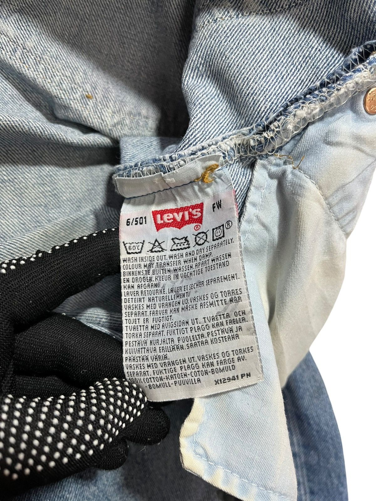 Levi's × Vintage VINTAGE LEVIS 501 MADE IN UK JEANS Size US 31 - 9 Thumbnail